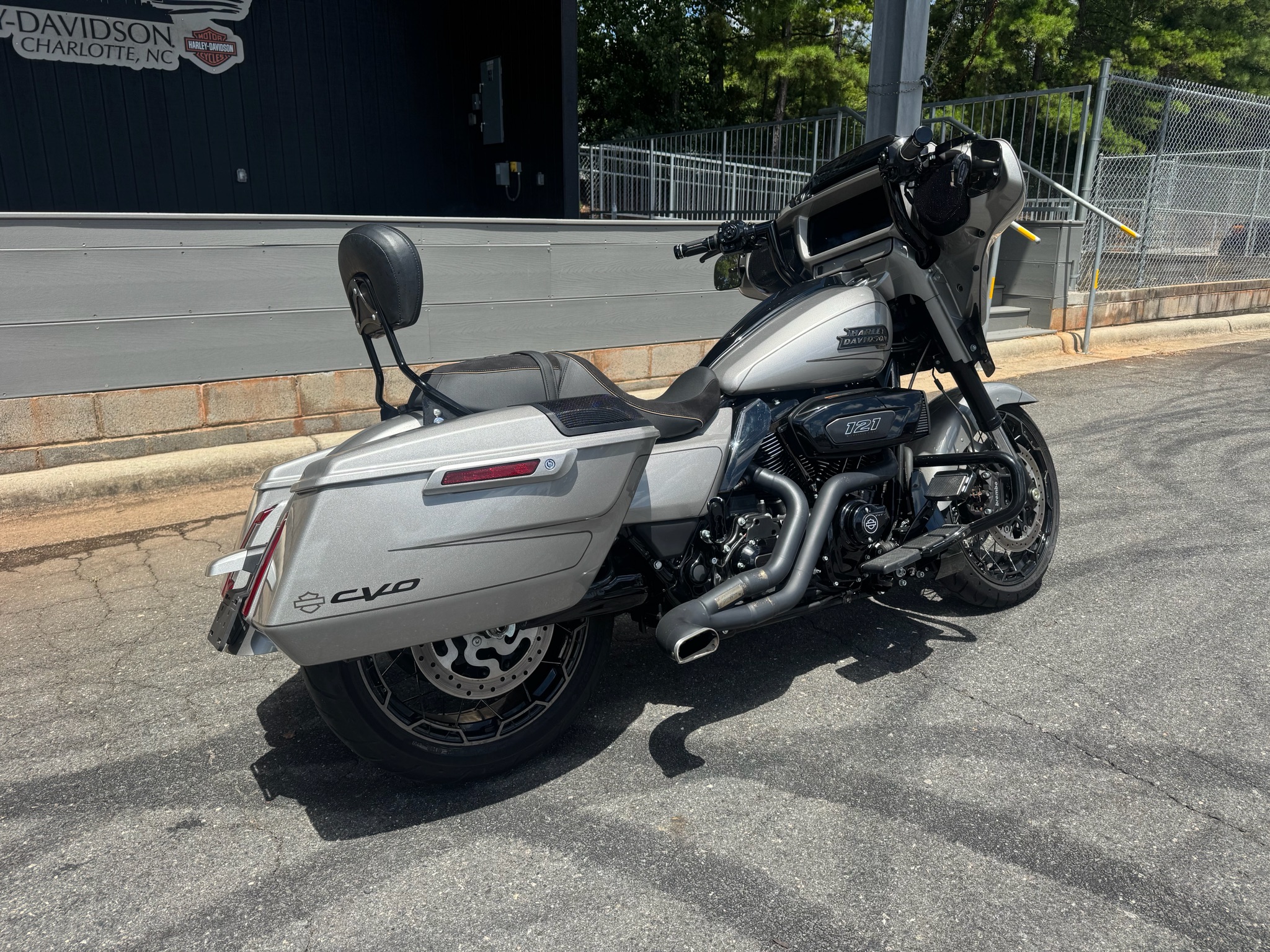 2023 Harley-Davidson CVO Street Glide® 3