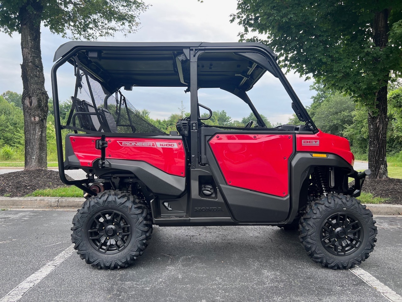 2026 Honda Pioneer 1000-5 Deluxe