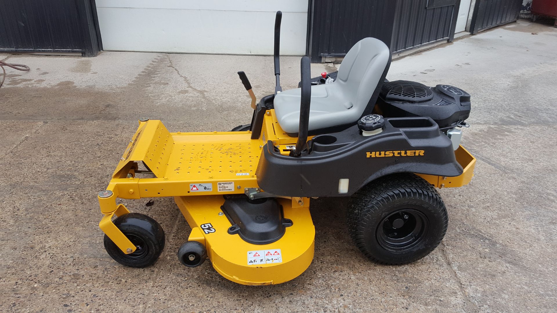 Hustler Turf Equipment RAPTOR 52 in Mazeppa, Minnesota - Photo 2