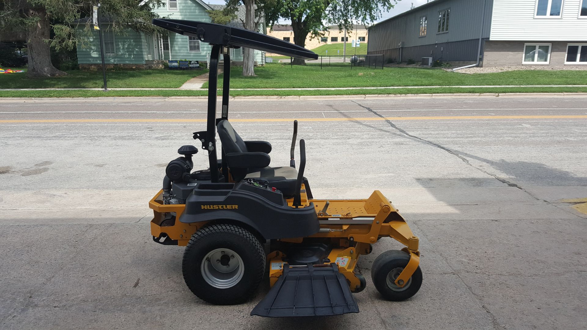2019 Hustler Turf Equipment FasTrak SDX 54 in. Kawasaki 22 hp in Mazeppa, Minnesota - Photo 3