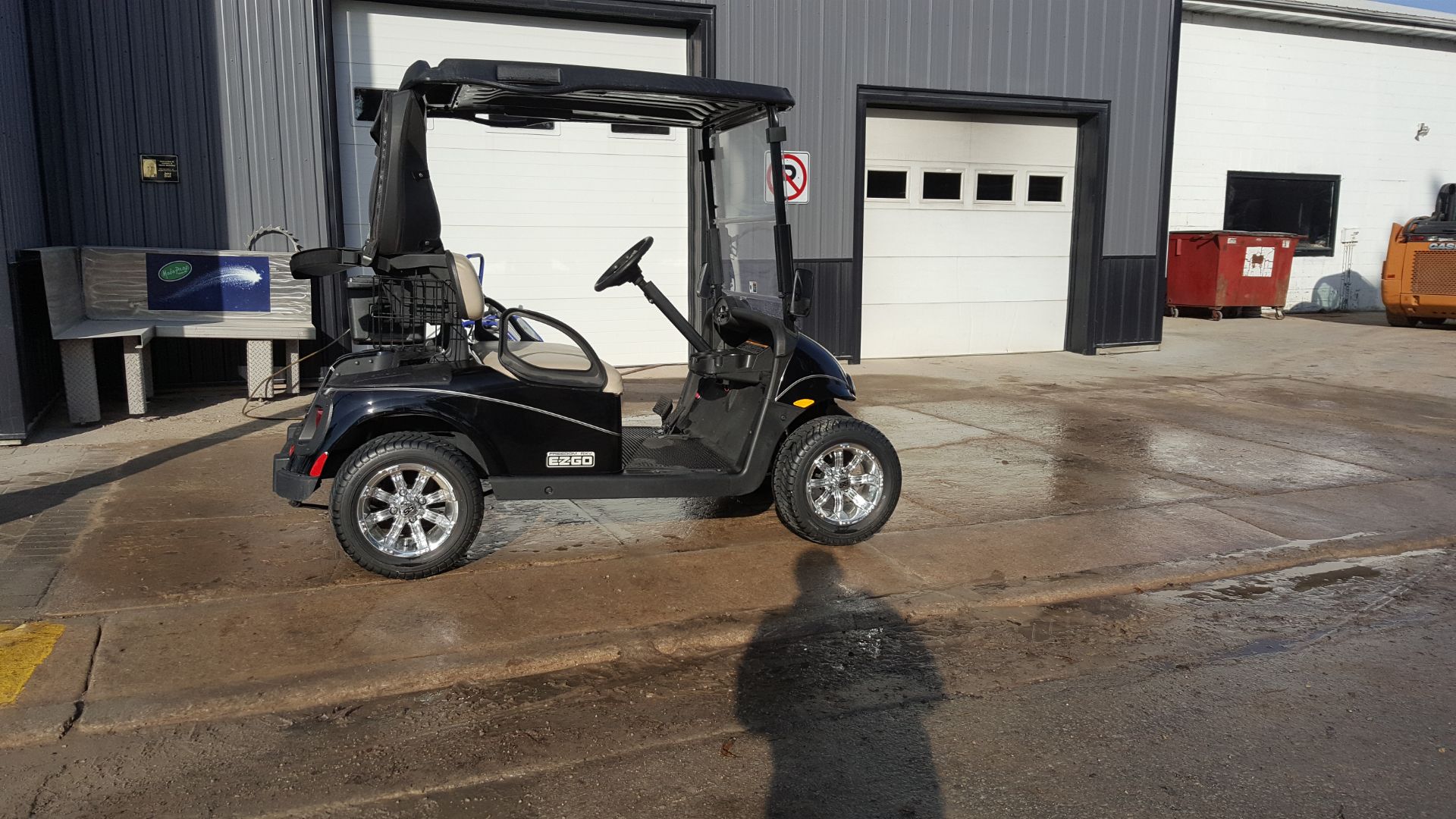 2014 E-Z-GO Freedom RXV Electric in Mazeppa, Minnesota - Photo 2