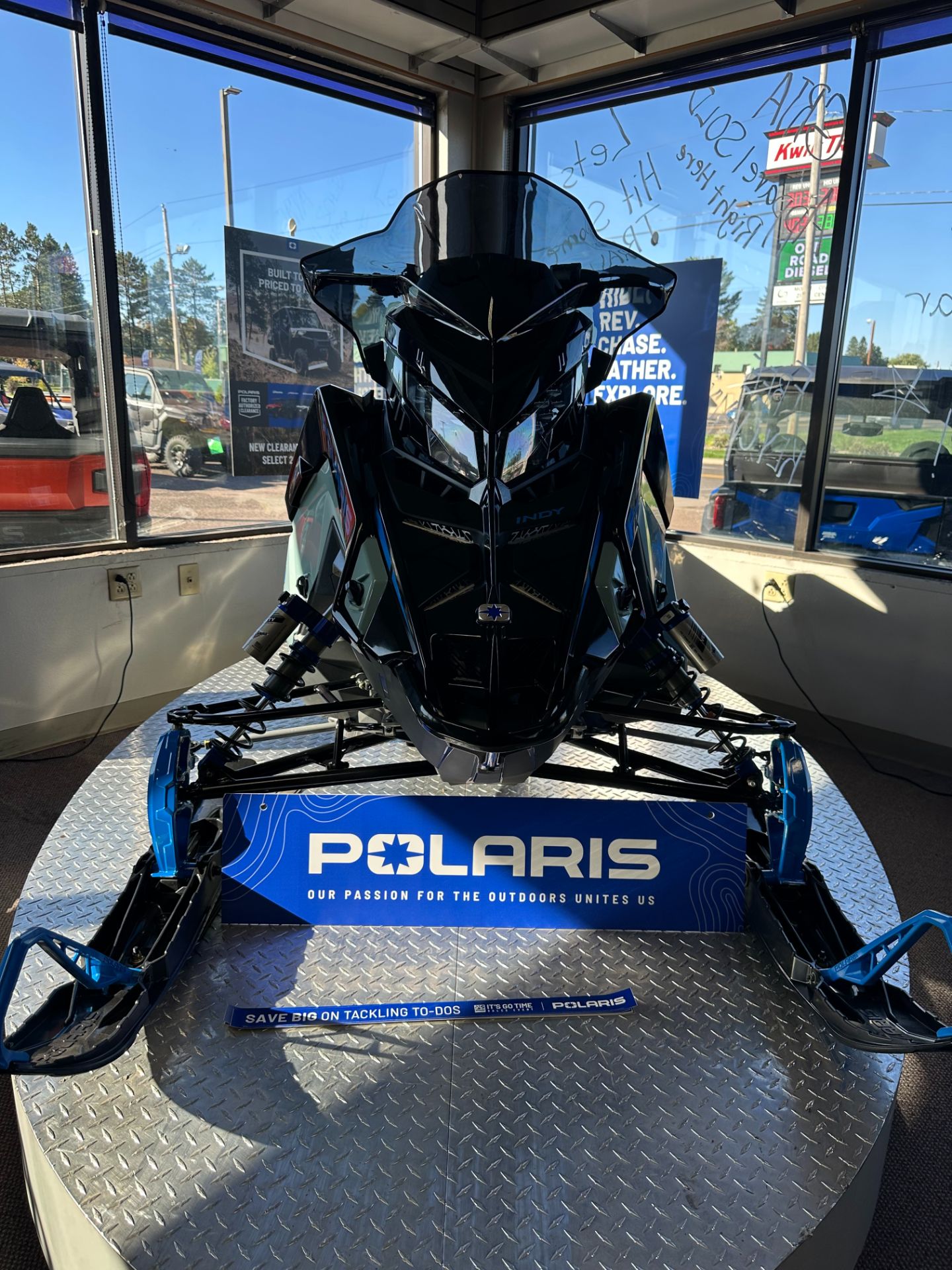 New 2026 Polaris 850 INDY VR1 137 SC ES | Snowmobiles in Ironwood MI ...