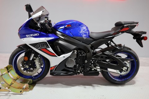 2026 Suzuki GSX-R600Z 40th Anniversary Edition — photo 1 of 16