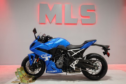 2026 Suzuki GSX-8R — photo 1 of 12