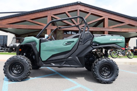 2026 Can-Am Commander DPS 700