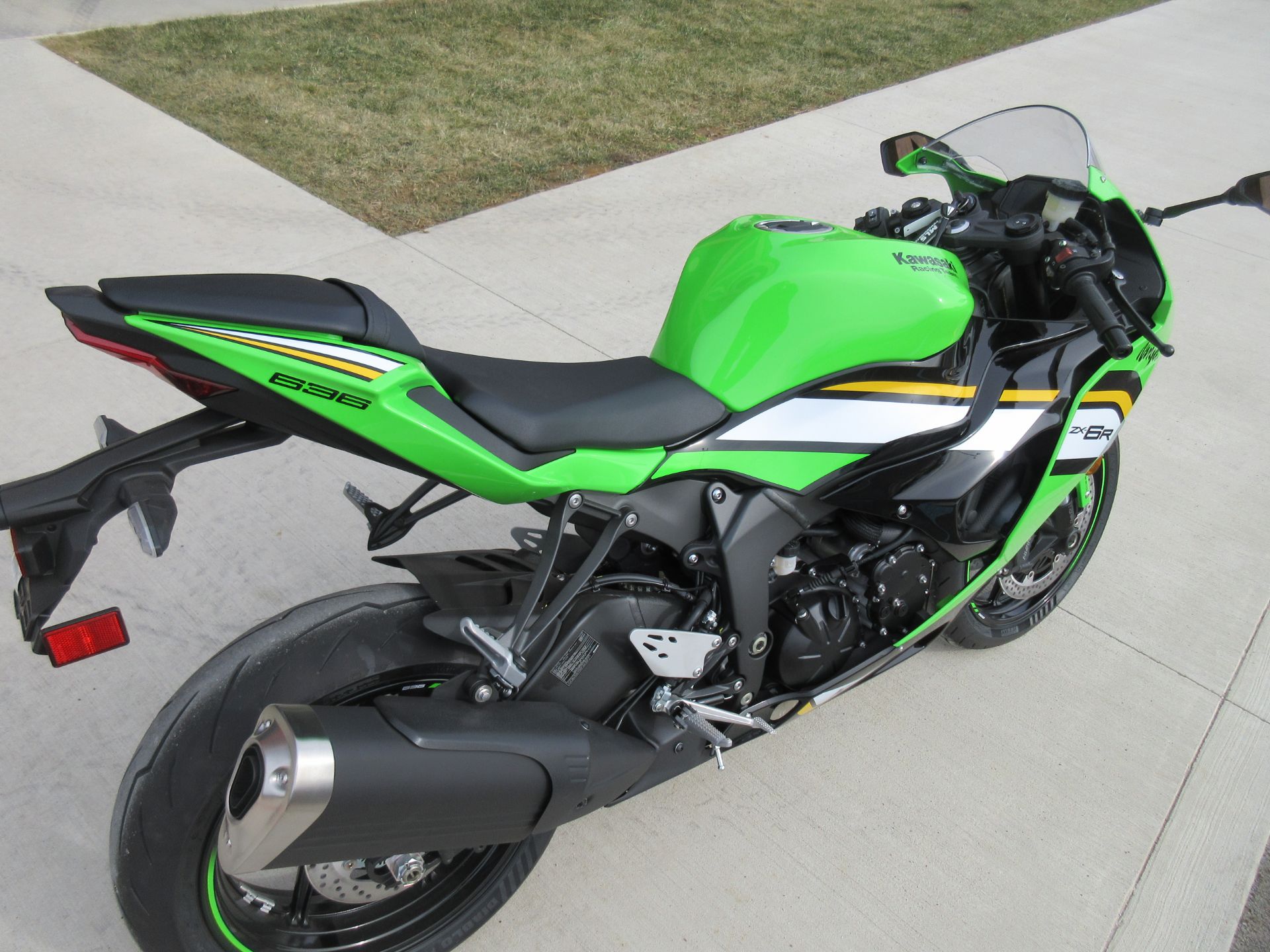 New 2025 Kawasaki Ninja ZX-6R KRT Edition ABS for Sale