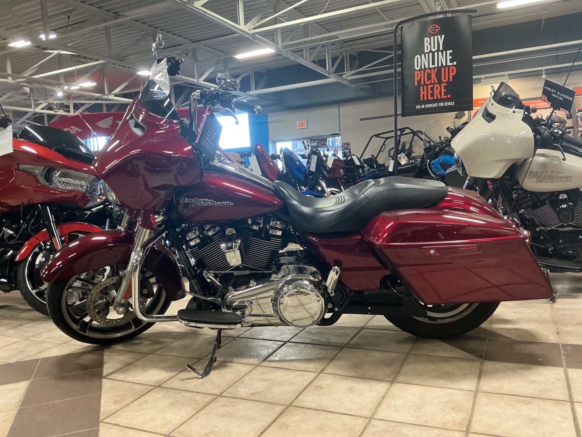 2017 Harley-Davidson Street Glide® Special in Rochester, New York - Photo 4