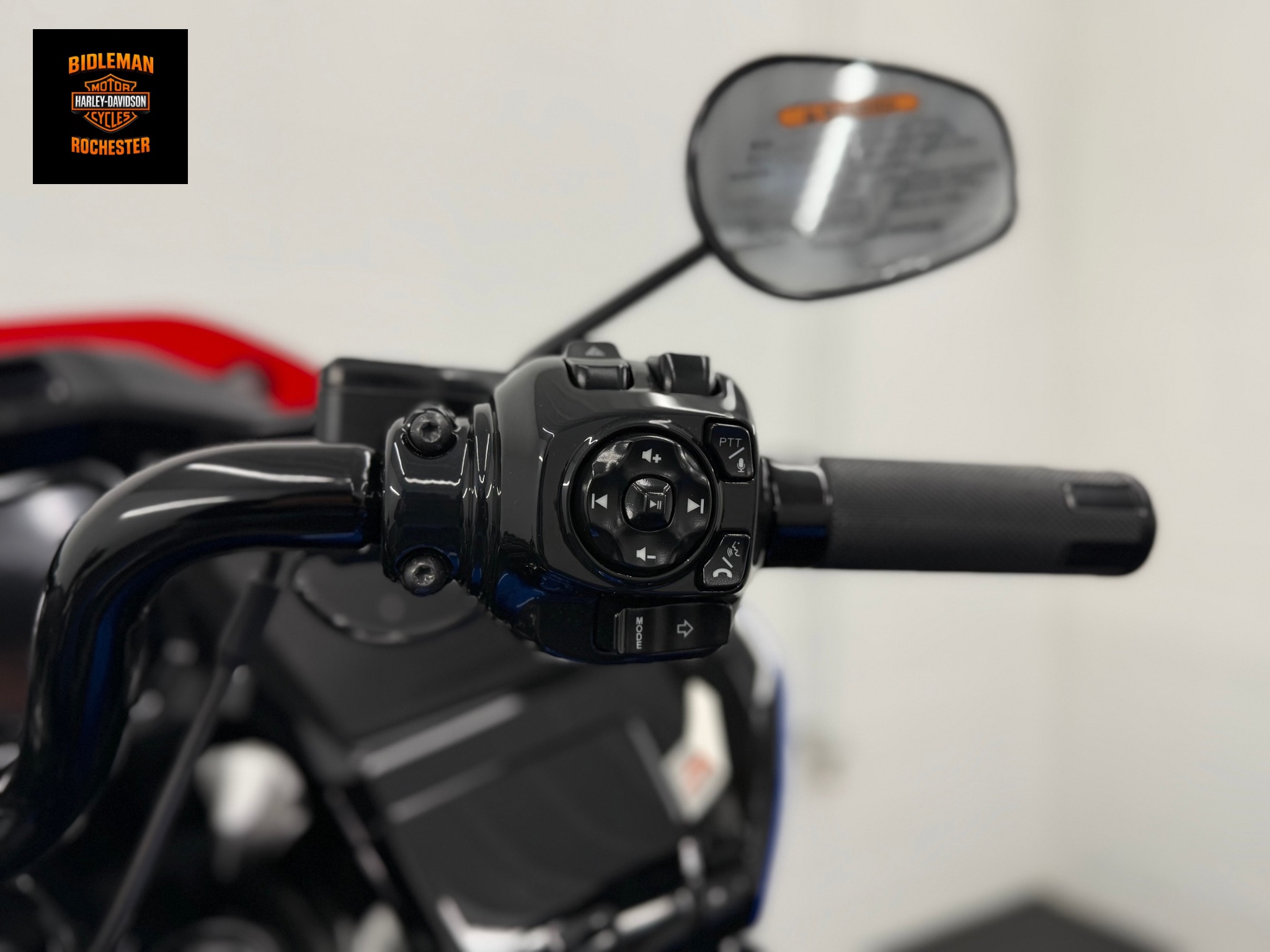 2026 Harley-Davidson CVO Road Glide® ST 9