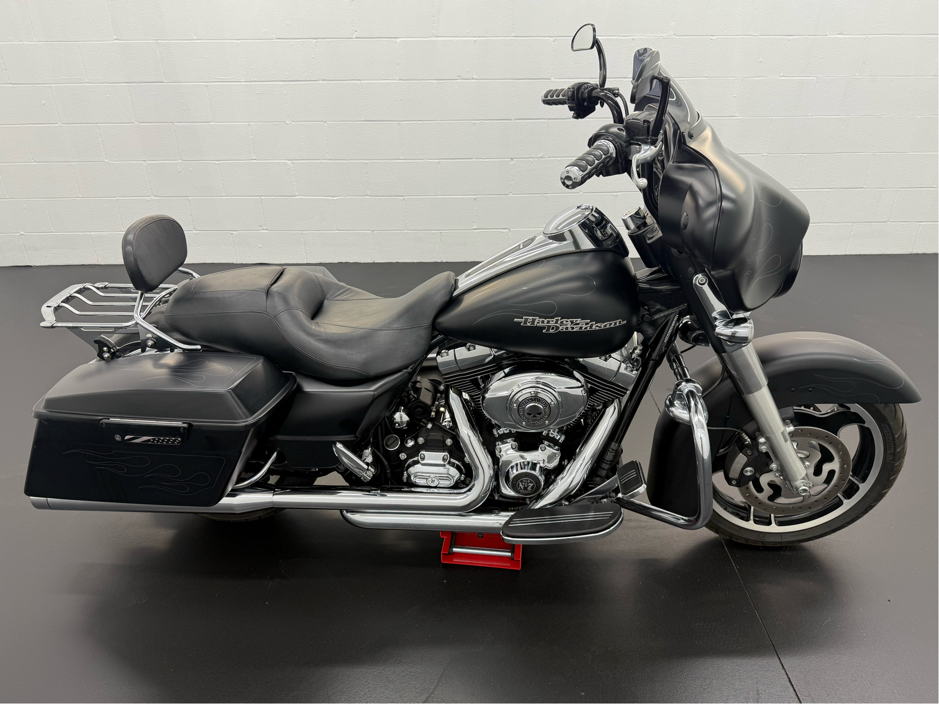2013 Harley-Davidson Street Glide® in Rochester, New York - Photo 2