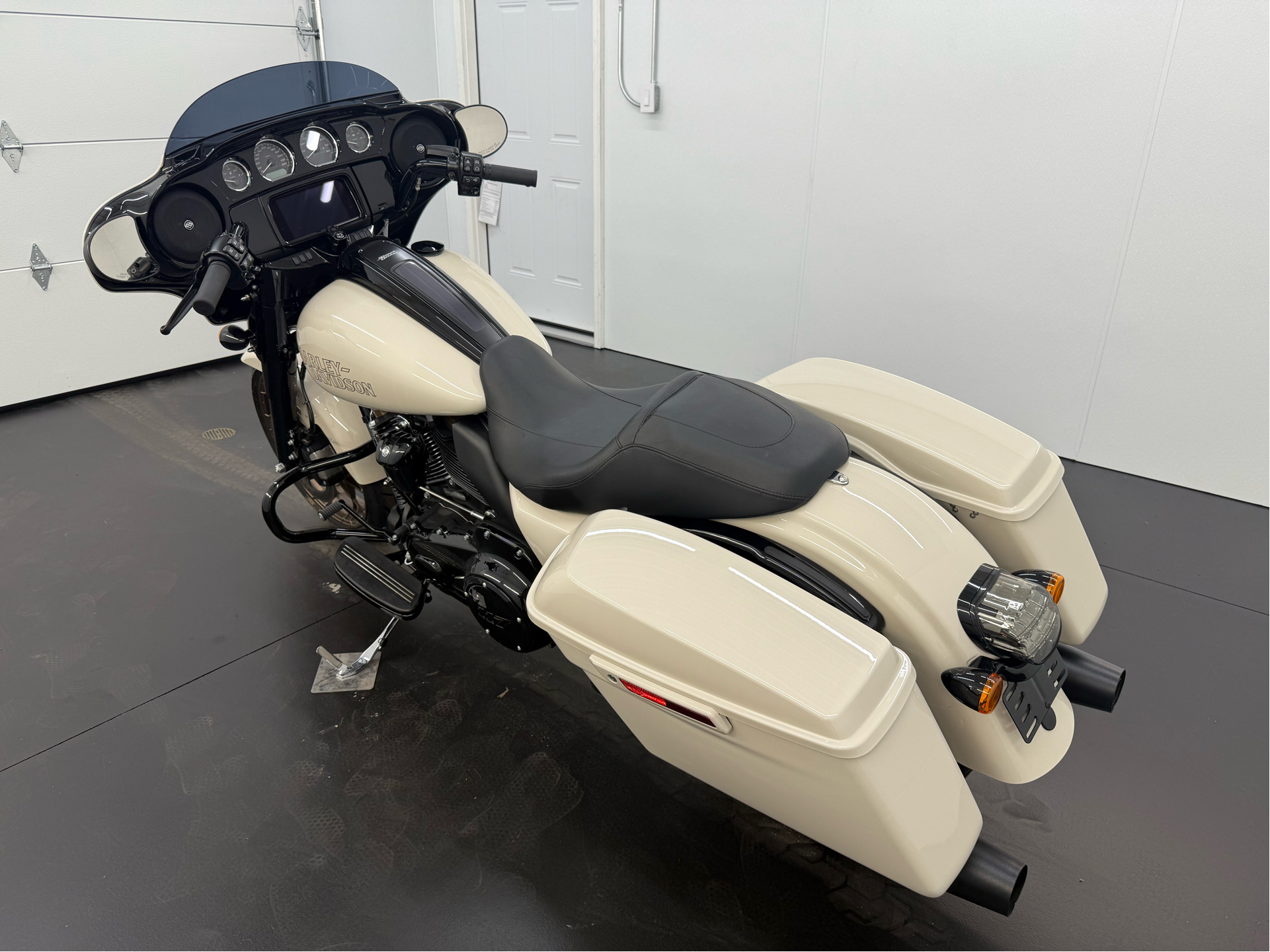 2023 Harley-Davidson Street Glide® ST in Rochester, New York - Photo 8