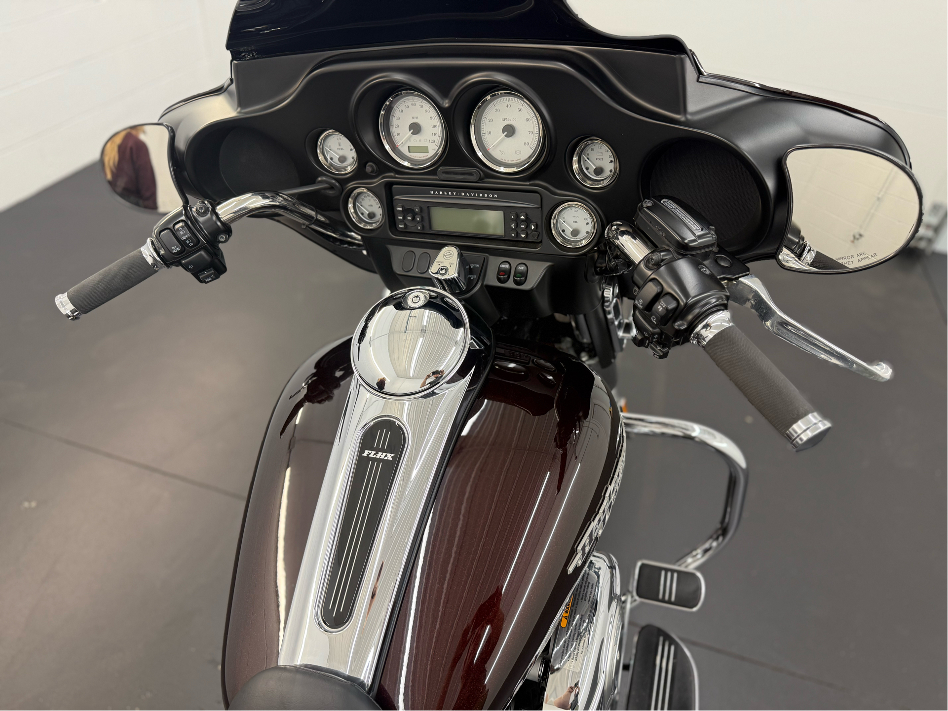 2011 Harley-Davidson Street Glide® in Rochester, New York - Photo 8