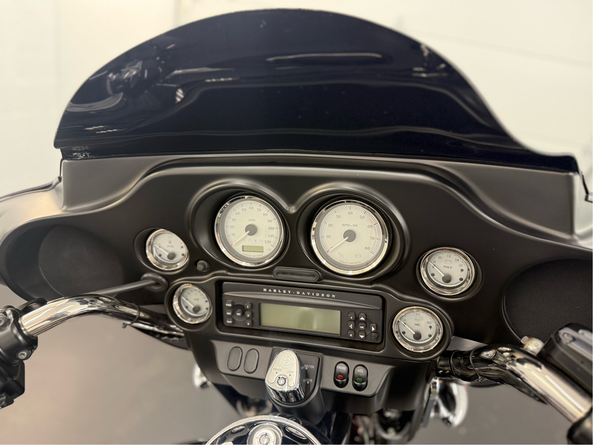 2011 Harley-Davidson Street Glide® in Rochester, New York - Photo 9