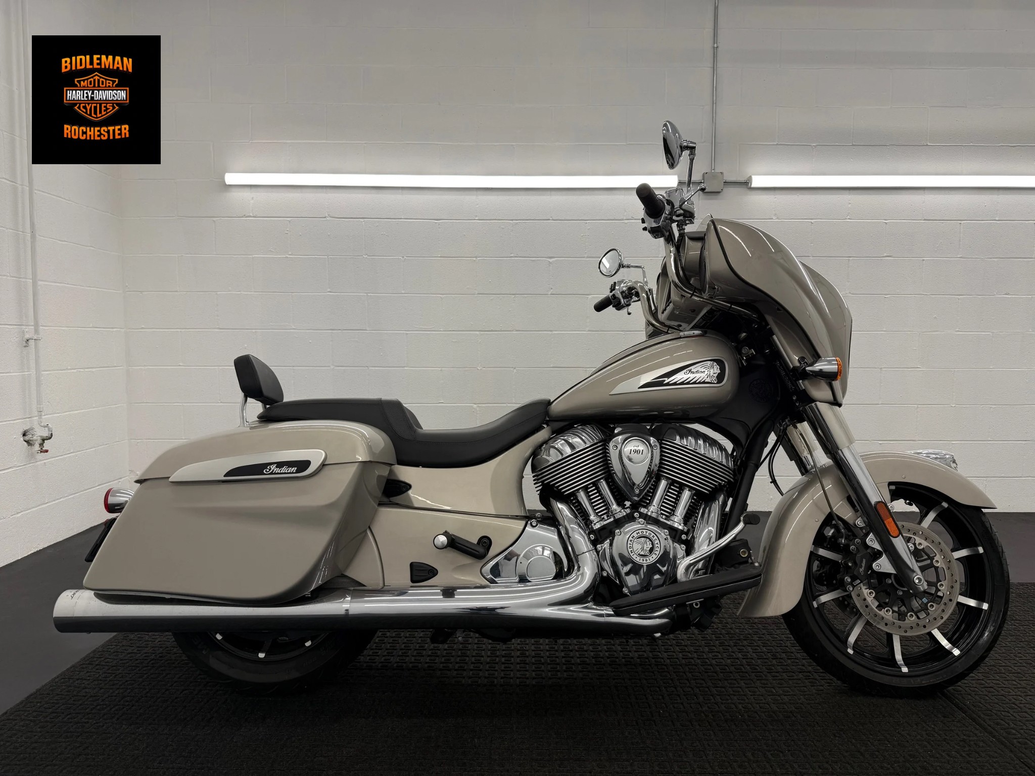 2022  Chieftain® Limited 1