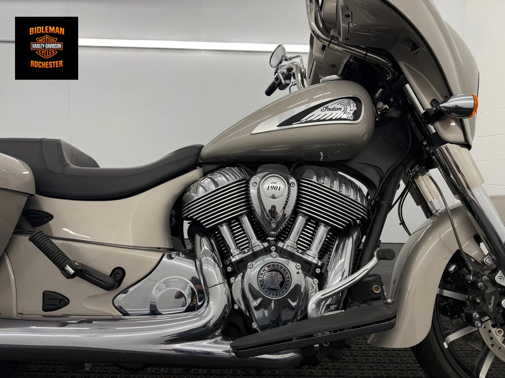 2022  Chieftain® Limited 11