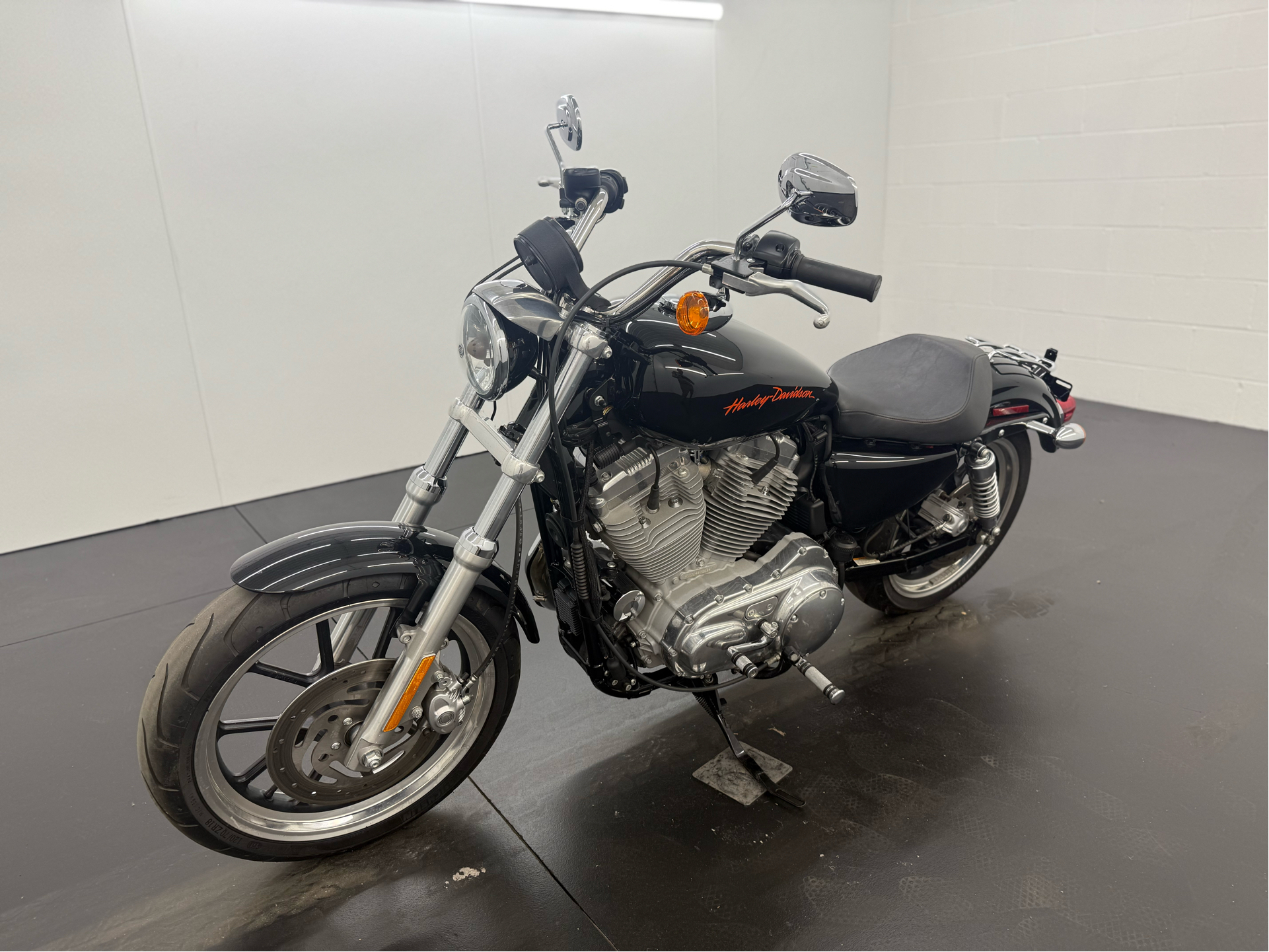 2013 Harley-Davidson Sportster® 883 SuperLow® in Rochester, New York - Photo 6
