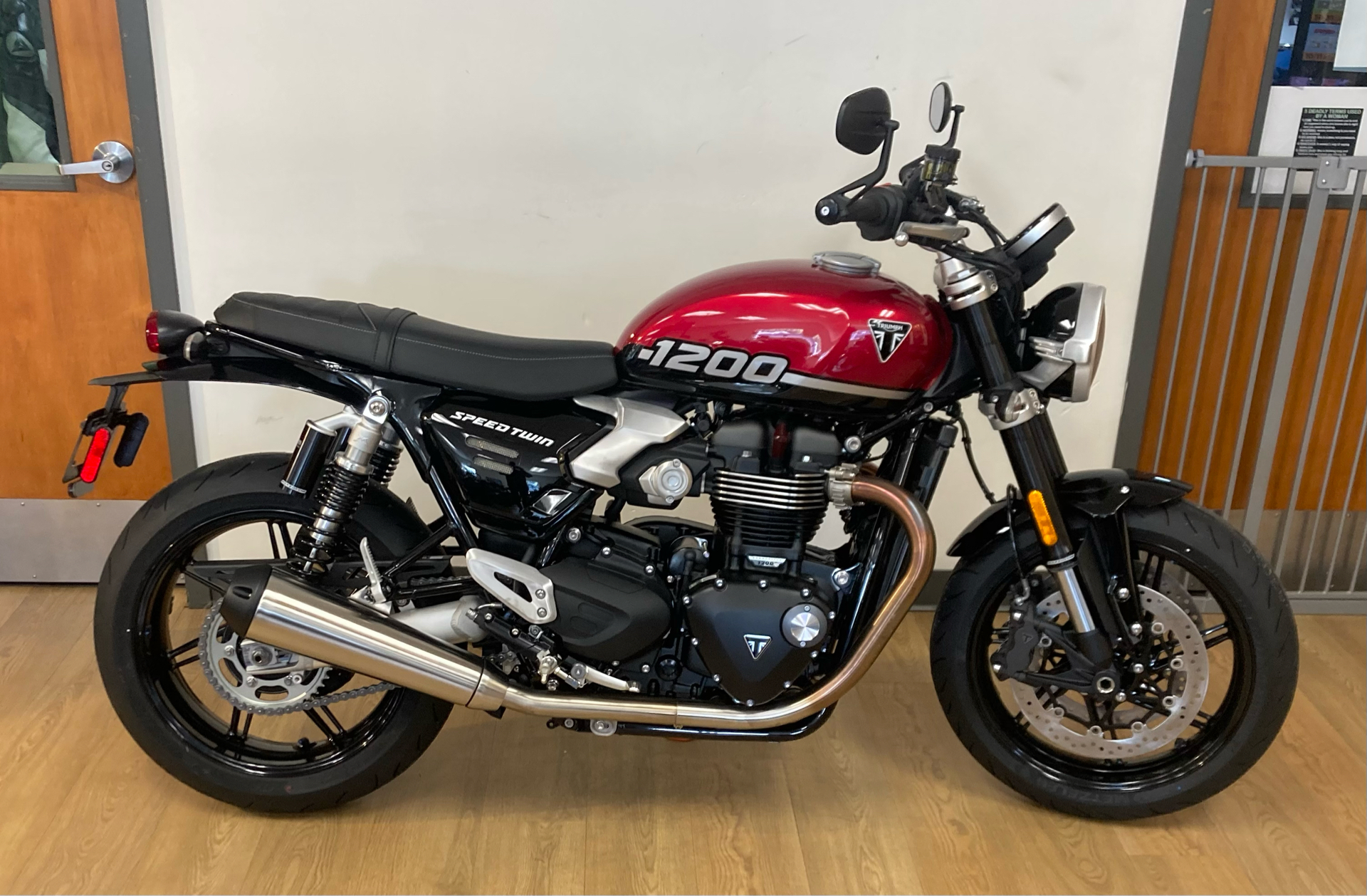 New 2025 Triumph Speed Twin 1200 Carnival Red / Sapphire Black