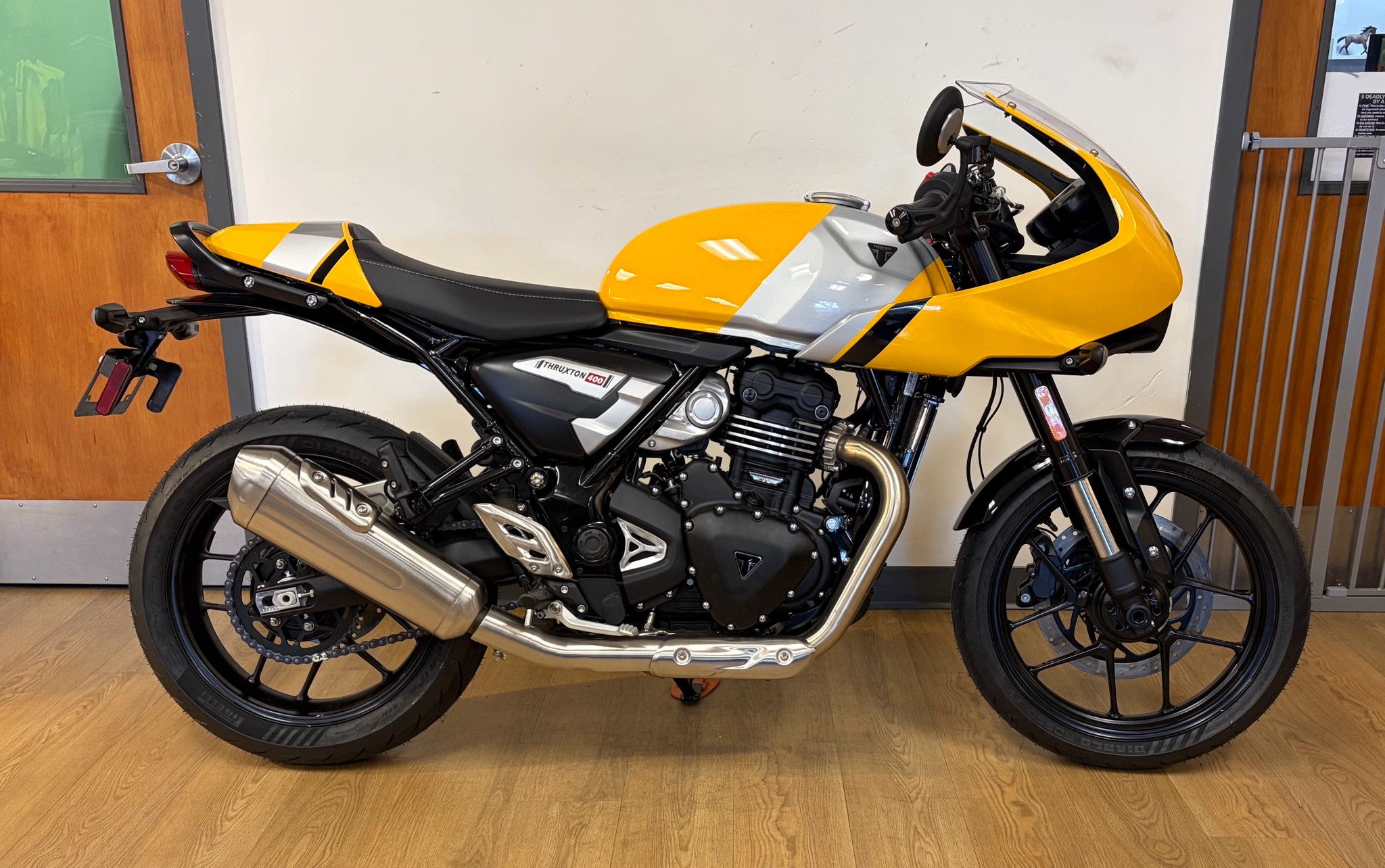 2026 Triumph Thruxton 400 1