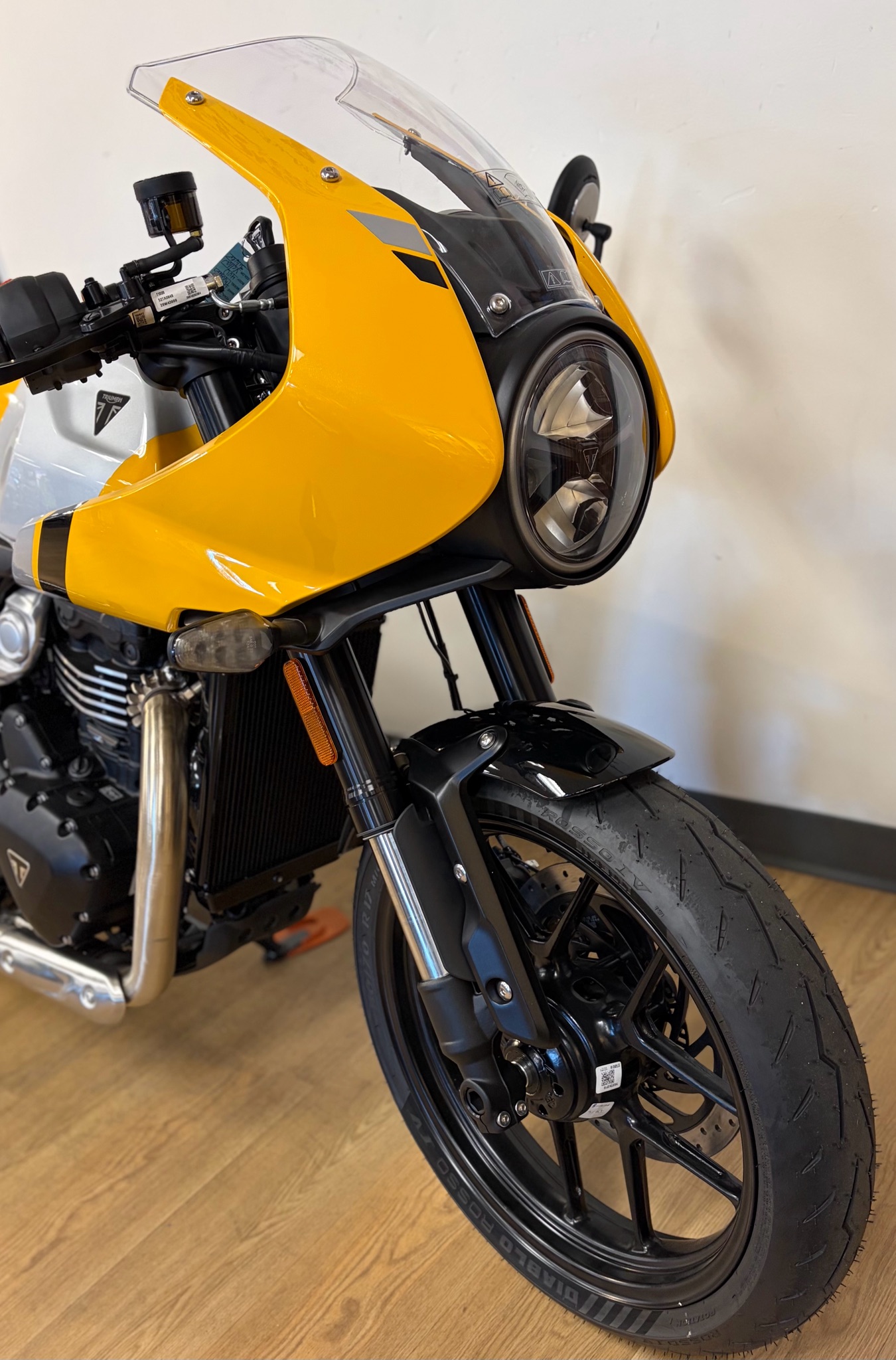 2026 Triumph Thruxton 400 6