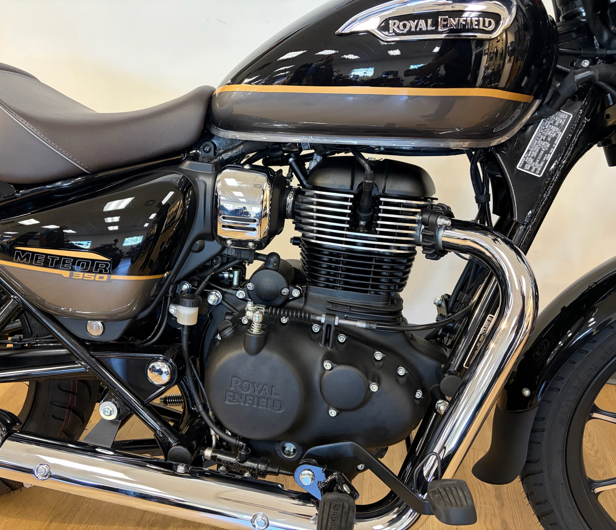 2027  Meteor 350 4