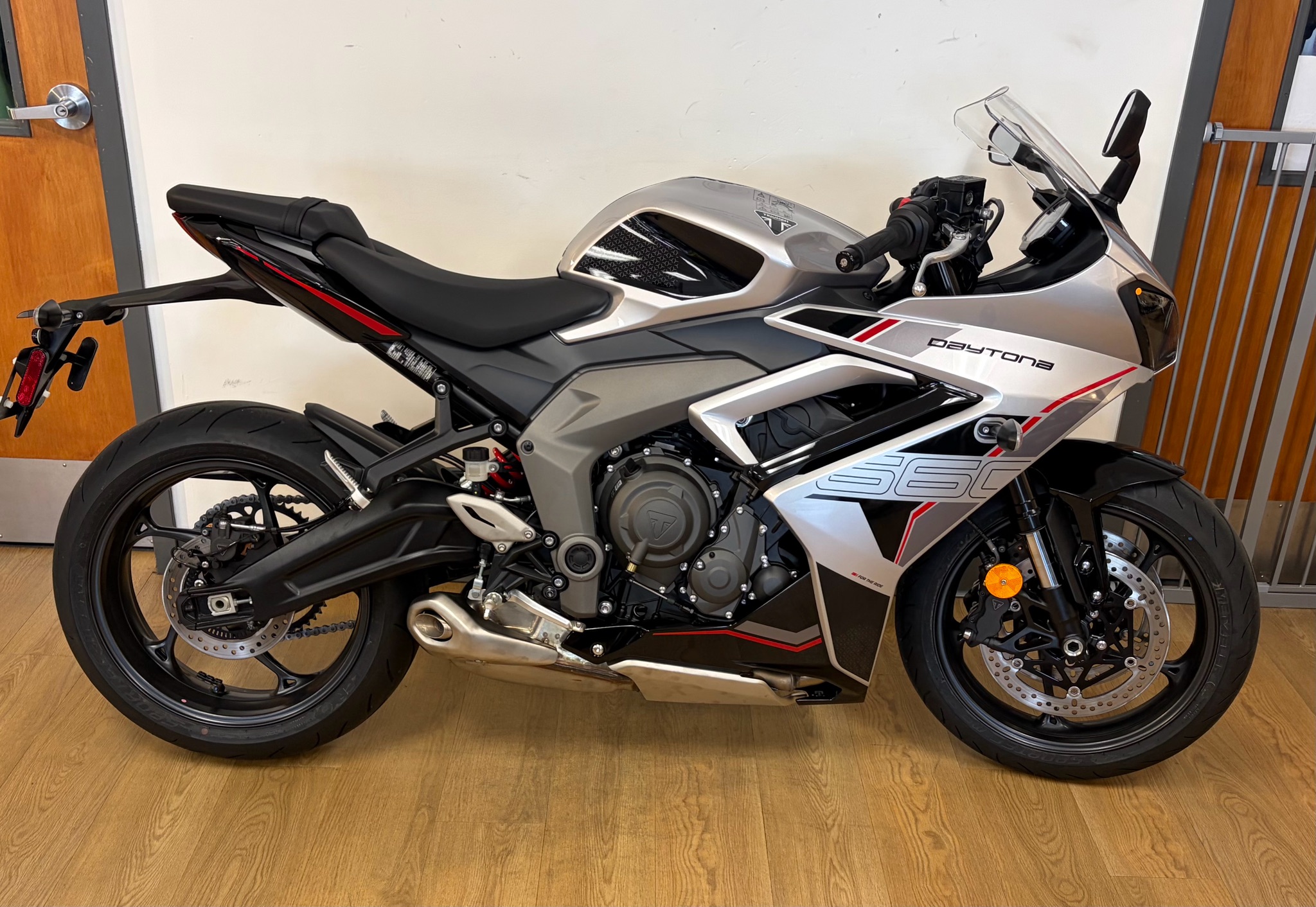 New 2026 Triumph Daytona 660 Aluminum Silver / Sapphire Black