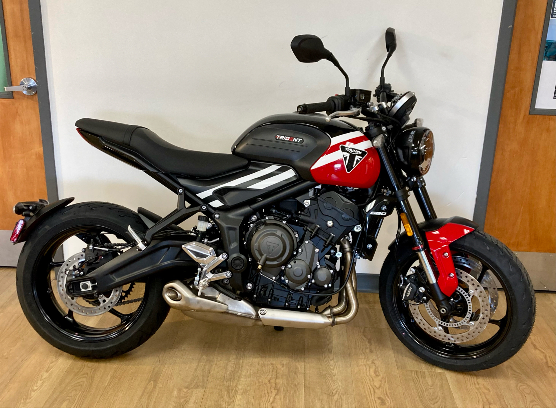 New 2025 Triumph Trident 660 Diablo Red / Sapphire Black