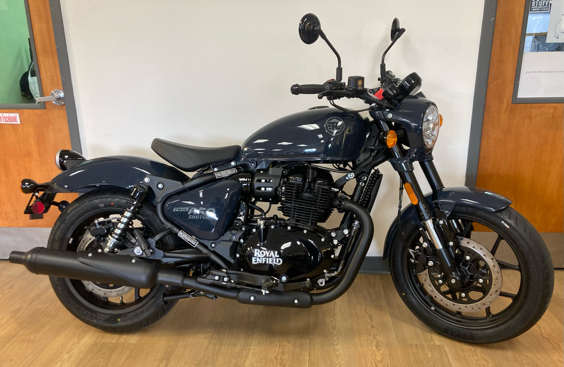 Shotgun Royal Enfield New Bike 650 Shotgun Royal Enfield Single