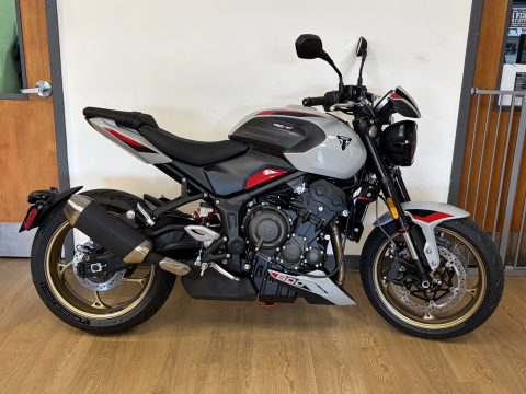 New 2026 Triumph Trident 800 Ash Grey | Motorcycles in Mahwah NJ