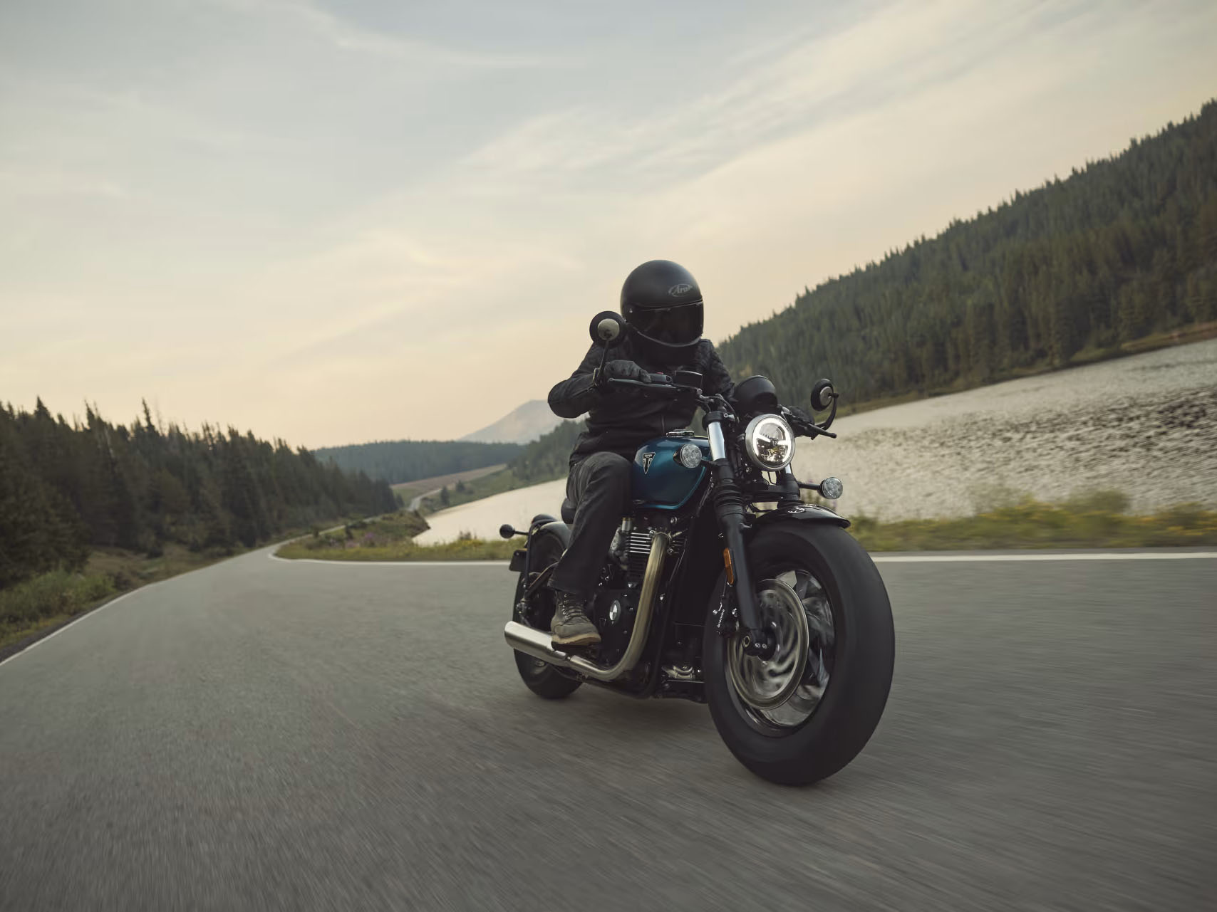 2027 Triumph Bonneville Bobber 9