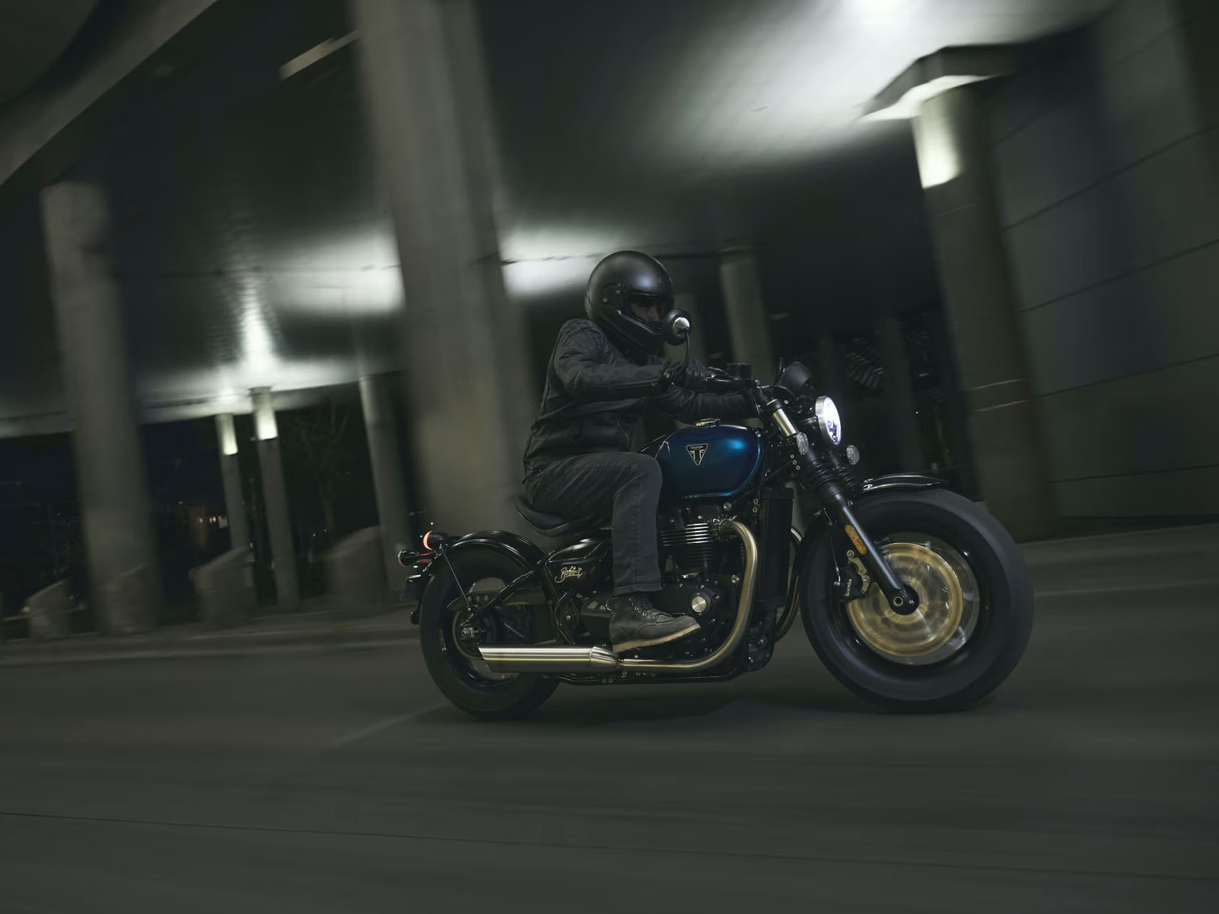 2027 Triumph Bonneville Bobber 10