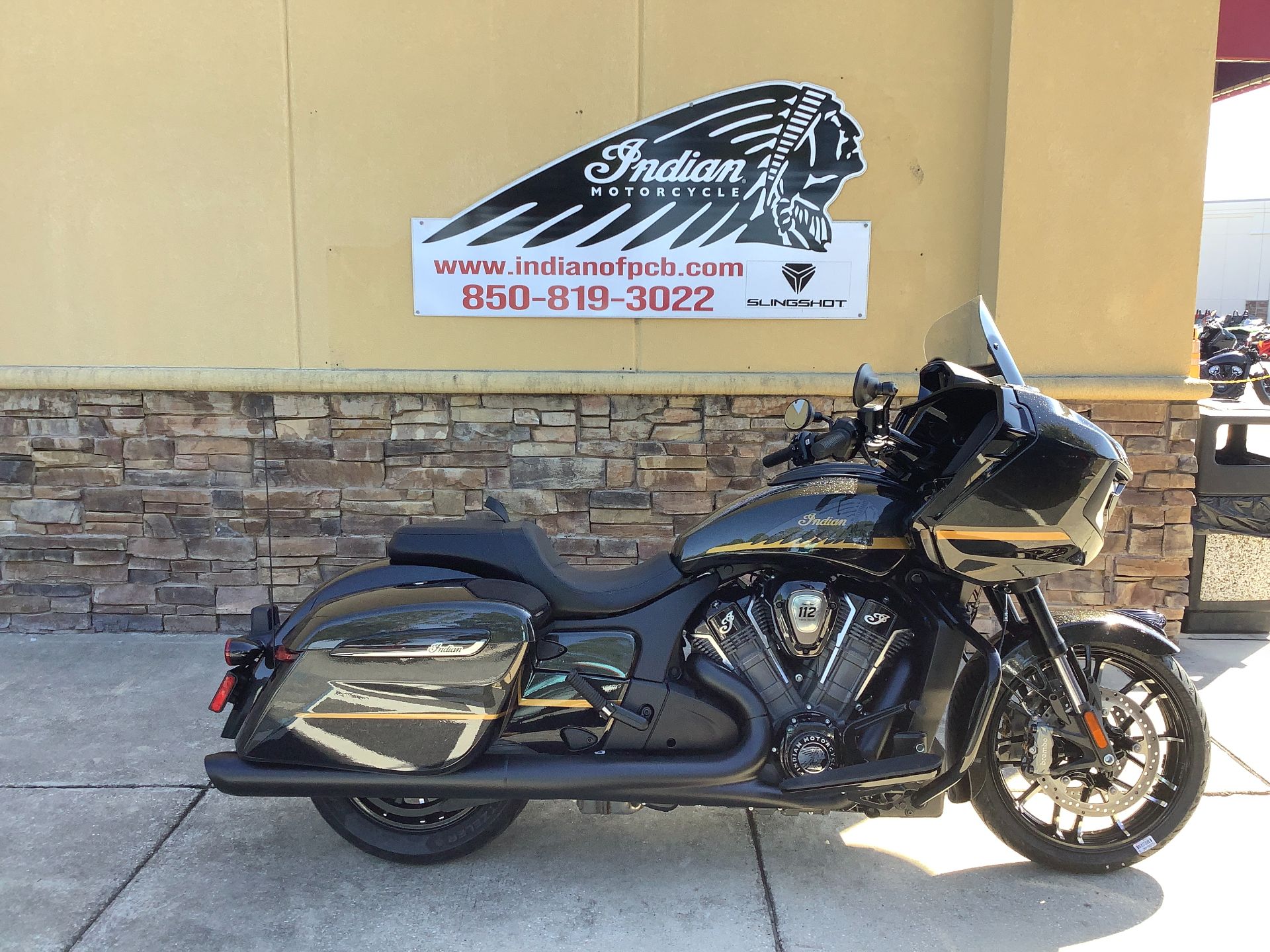 【美品】Indian Motorcycle エゾまぐろです New 2026 Indian Motorcycle Challenger® Dark Horse® 112 with