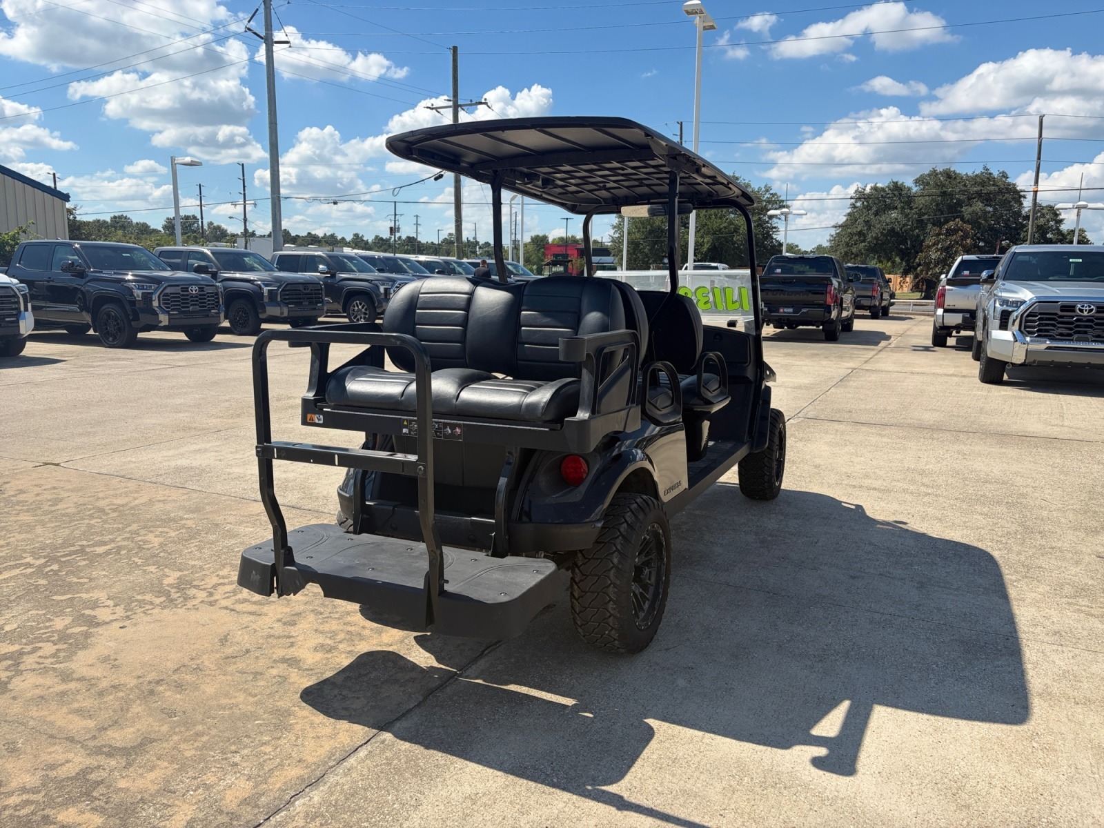 2026 EZGO Express photo 3