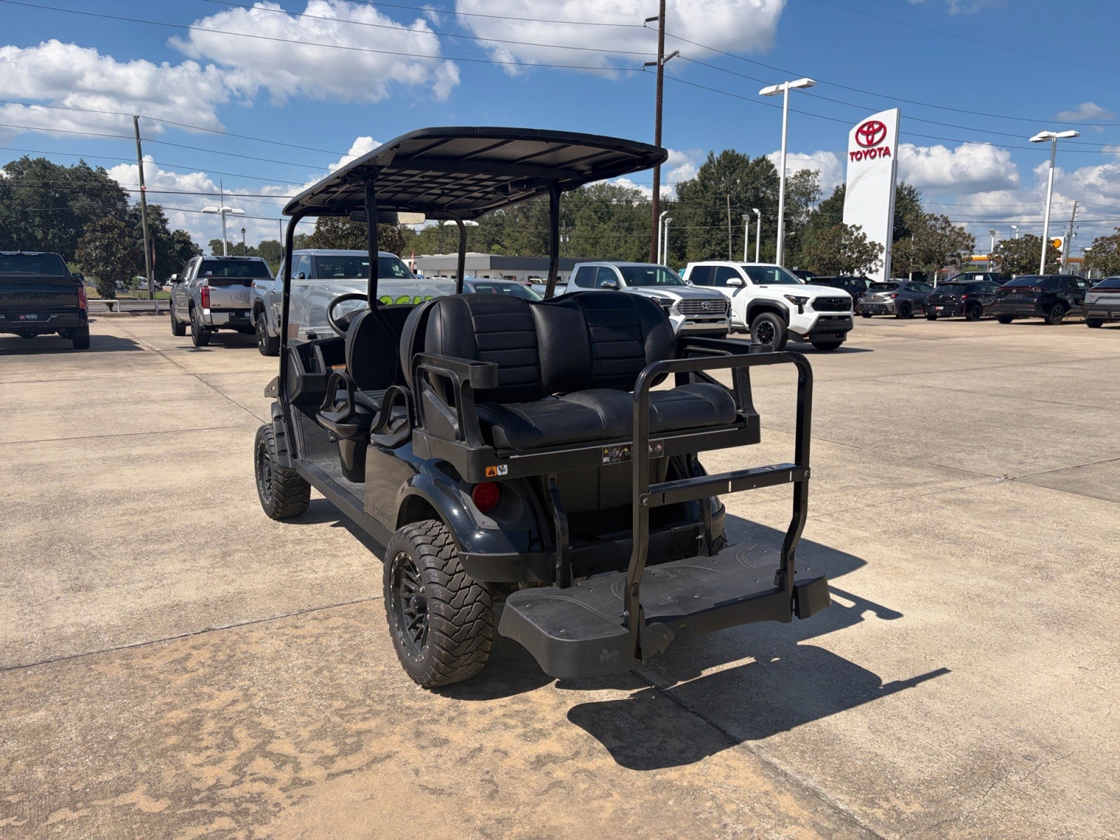 2026 EZGO Express photo 5