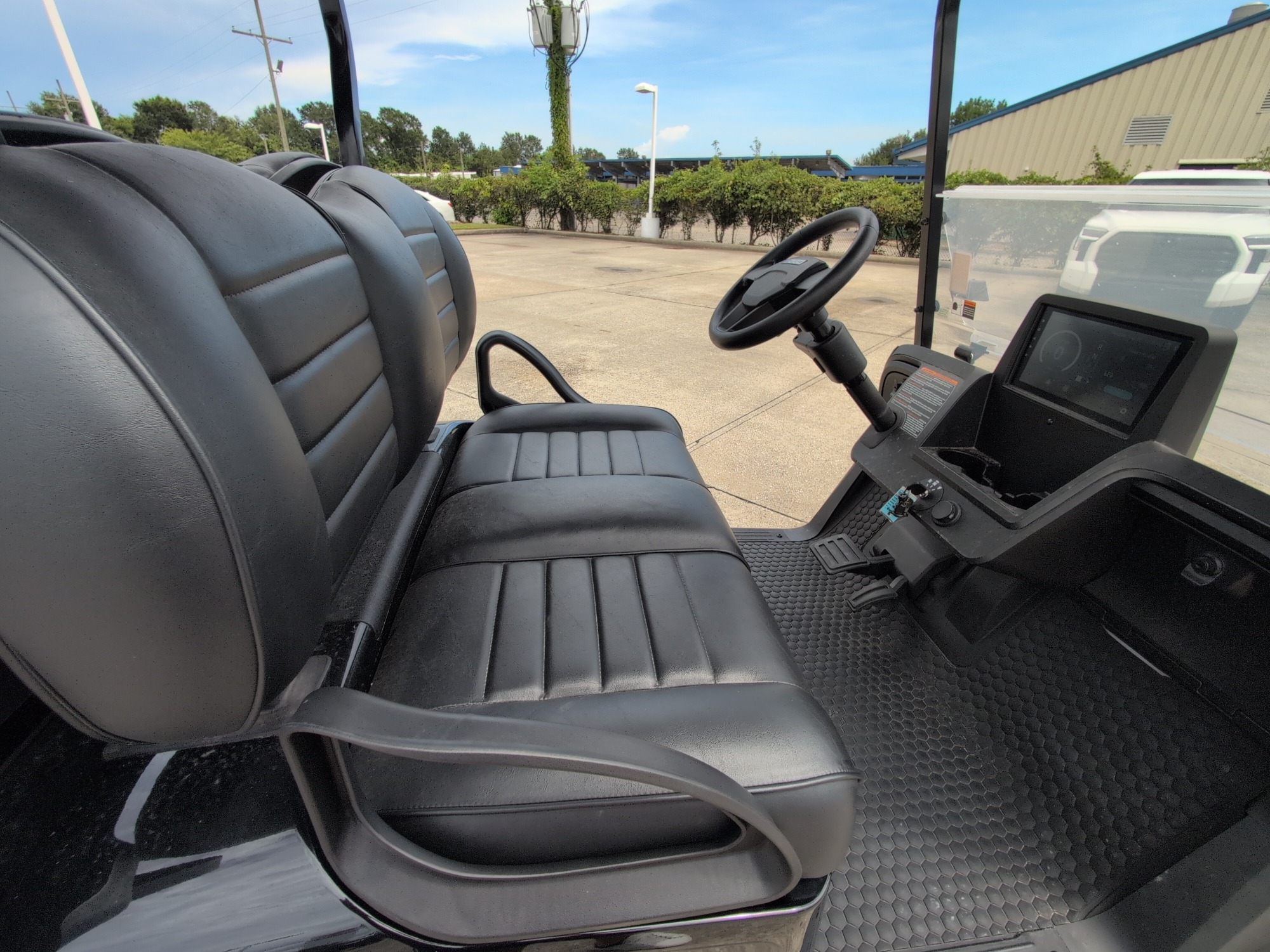 2026 EZGO RXV photo 7