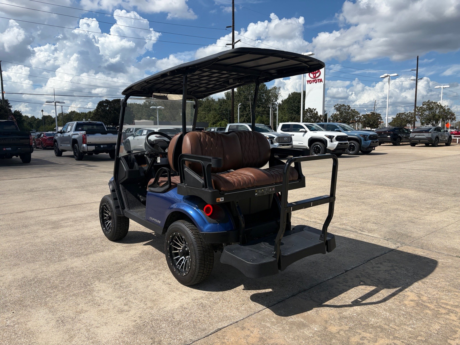 2026 EZGO Express photo 5