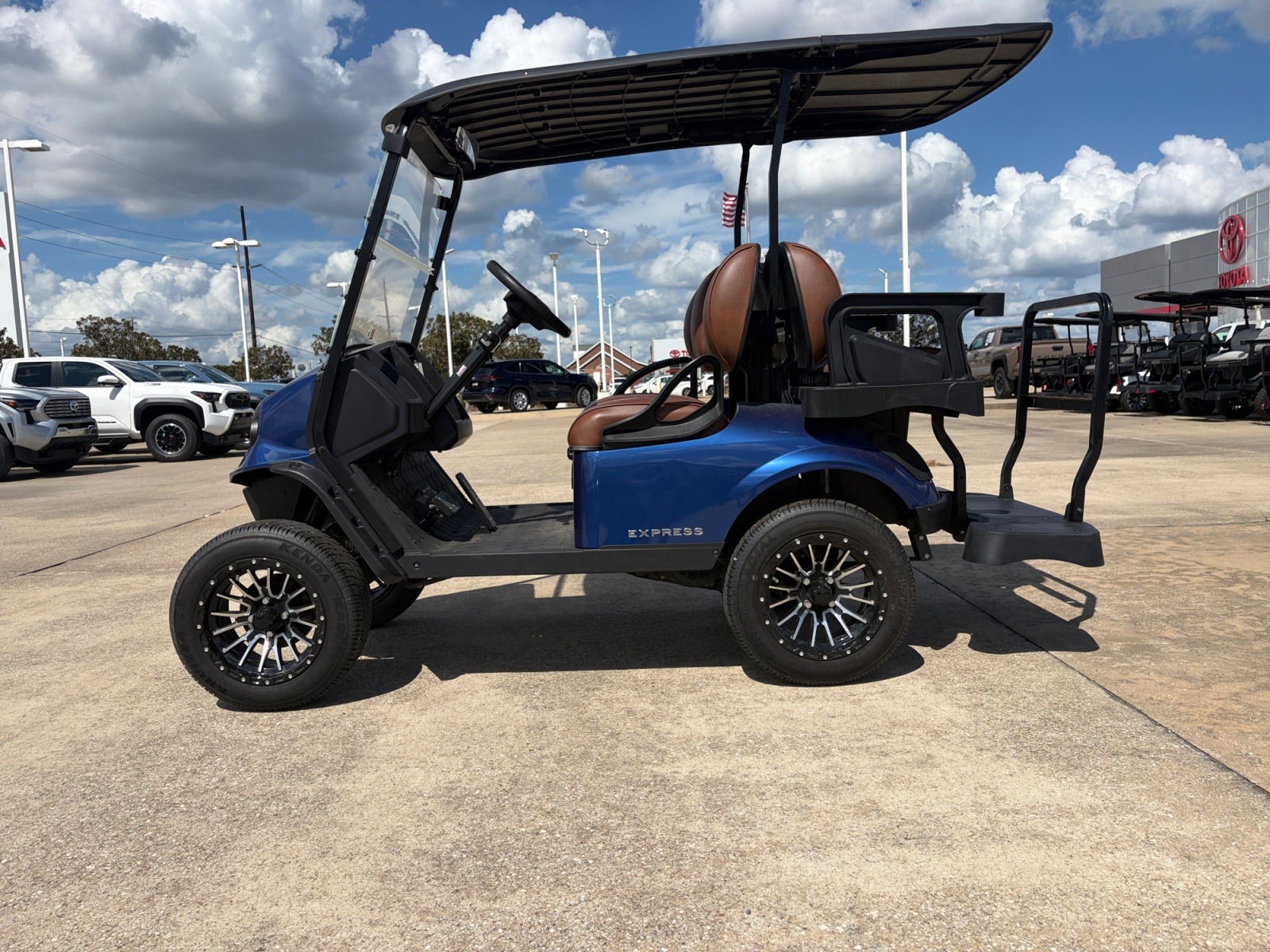 2026 EZGO Express photo 6
