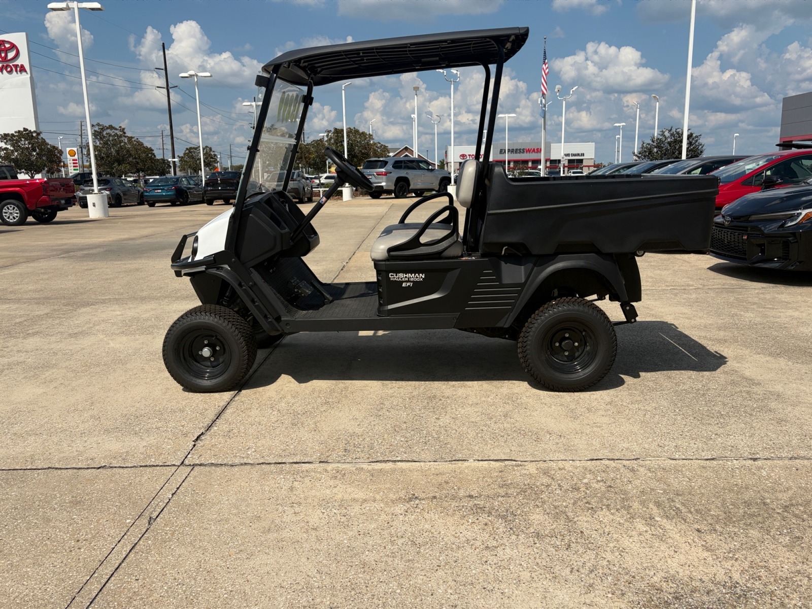 2025 Cushman Hauler photo 6