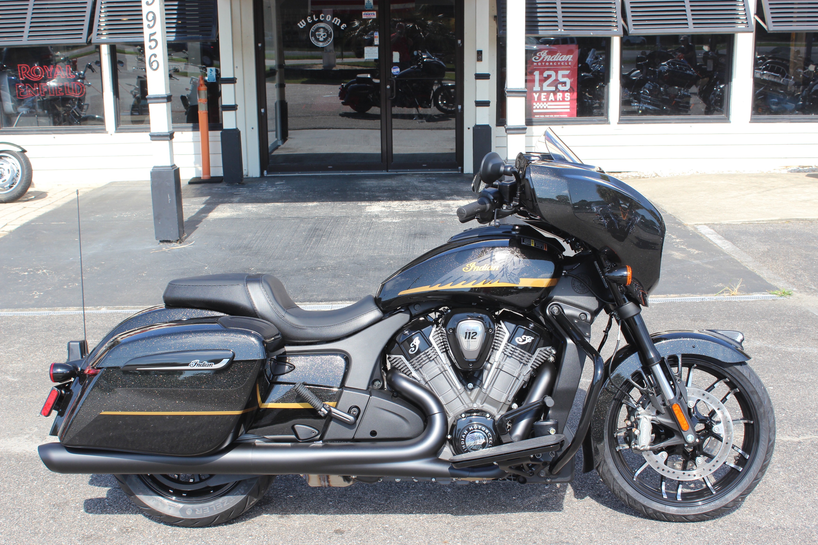 2026 Indian Motorcycle Chieftain® PowerPlus Dark Horse with 112 and PowerBand Audio Package