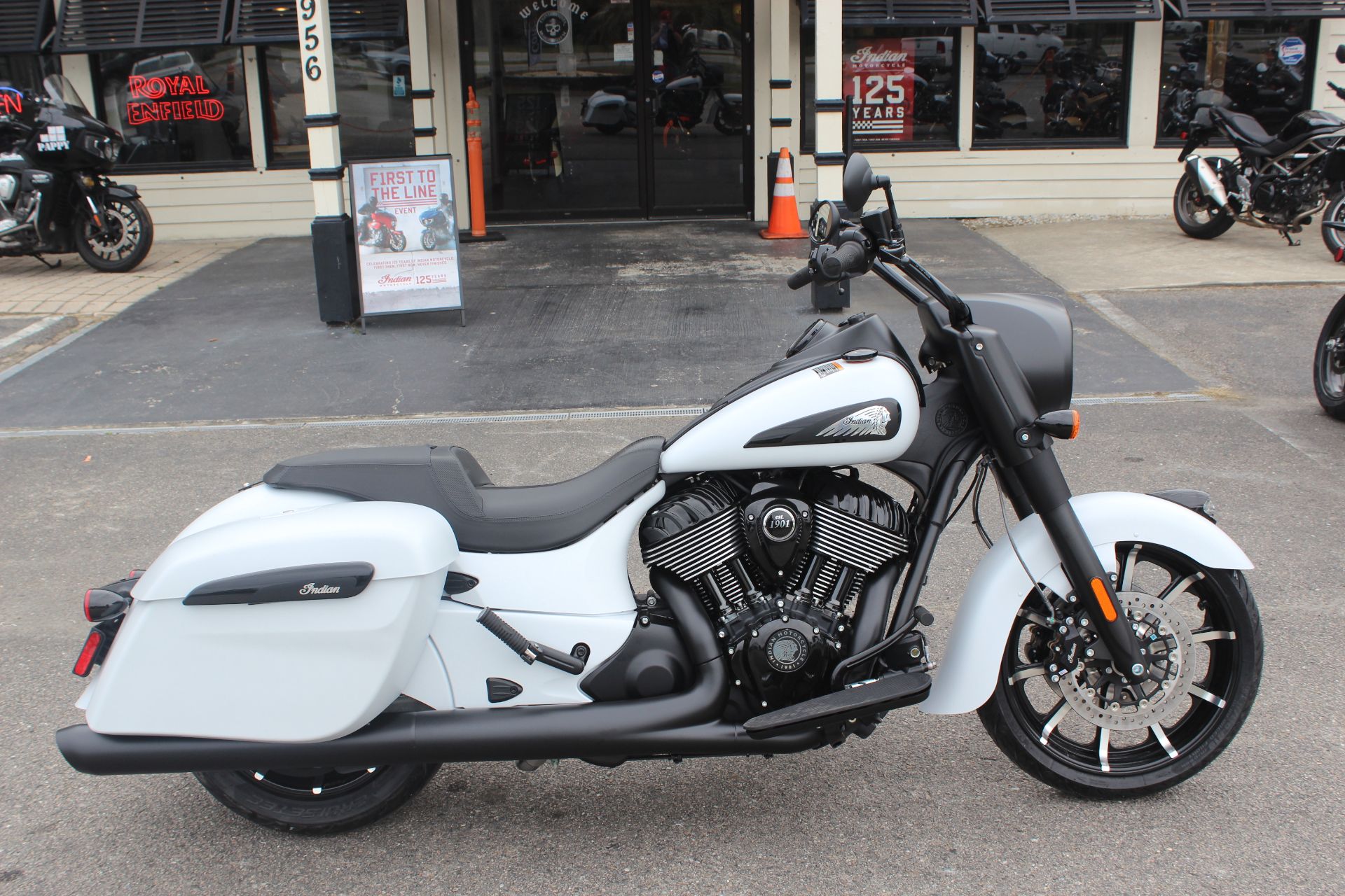2026 Indian Motorcycle Springfield® Dark Horse®