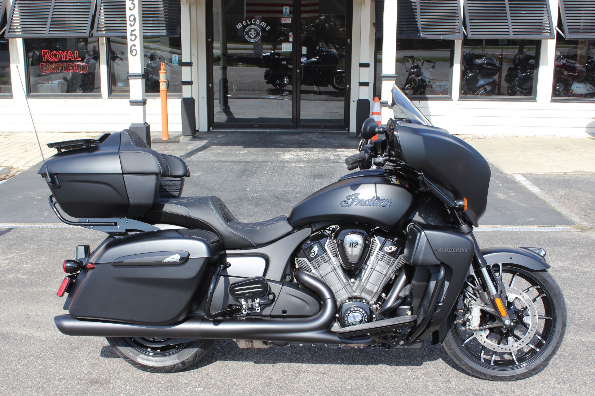 2025 Indian Motorcycle Roadmaster® PowerPlus Dark Horse® with 112 and PowerBand Audio Package