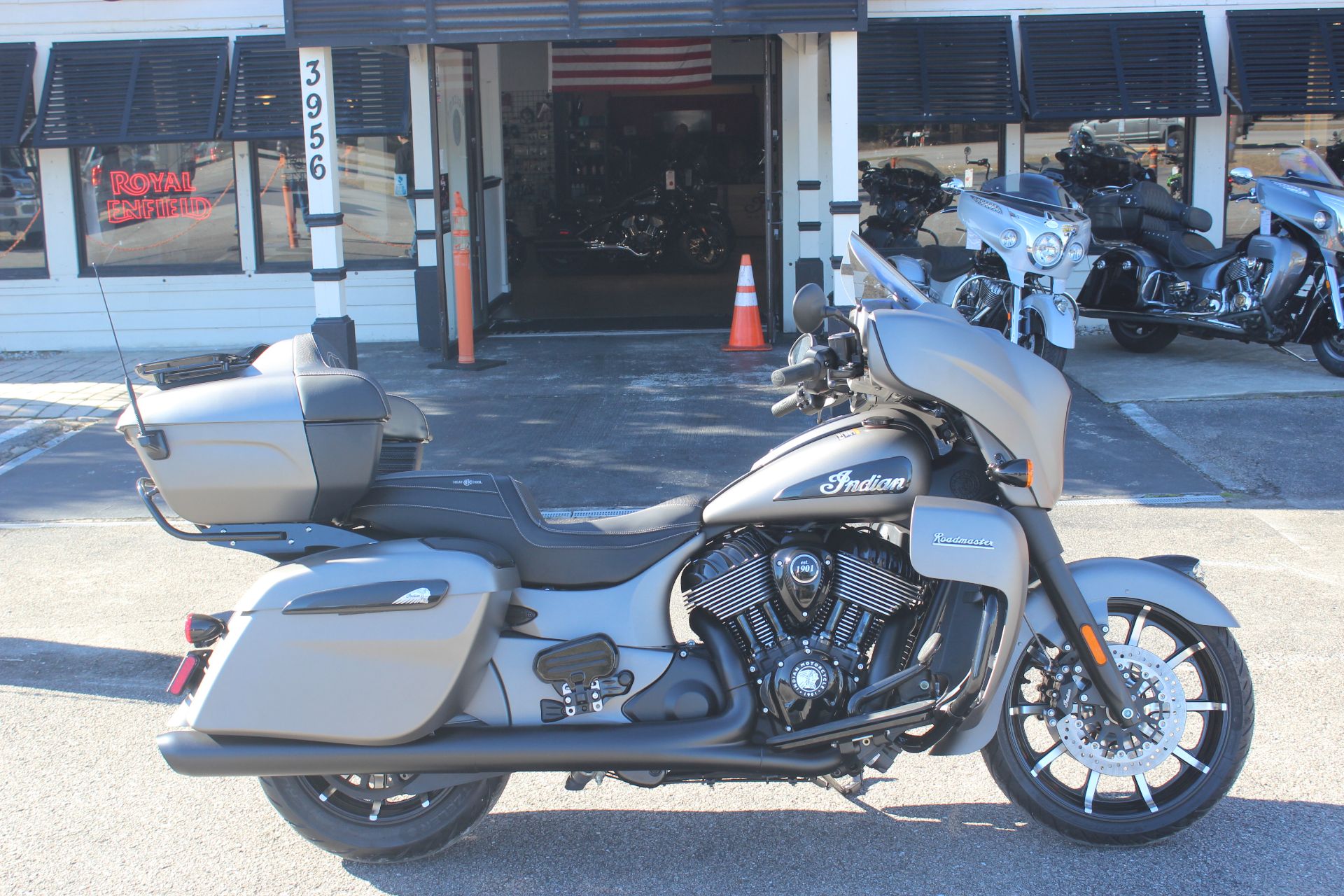 2026 Indian Motorcycle Roadmaster® Dark Horse® with PowerBand Audio Package