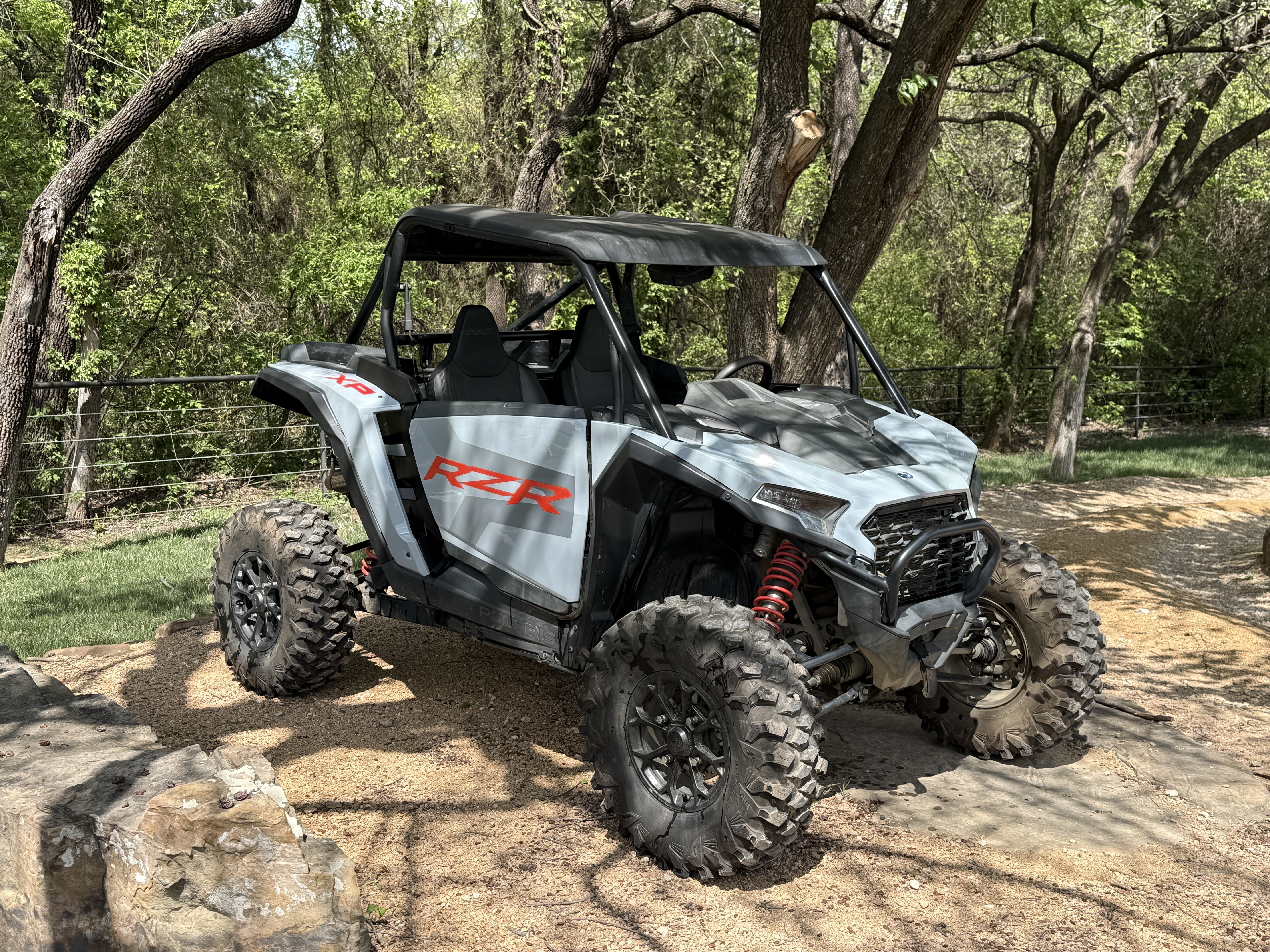 2025 Polaris RZR photo 3