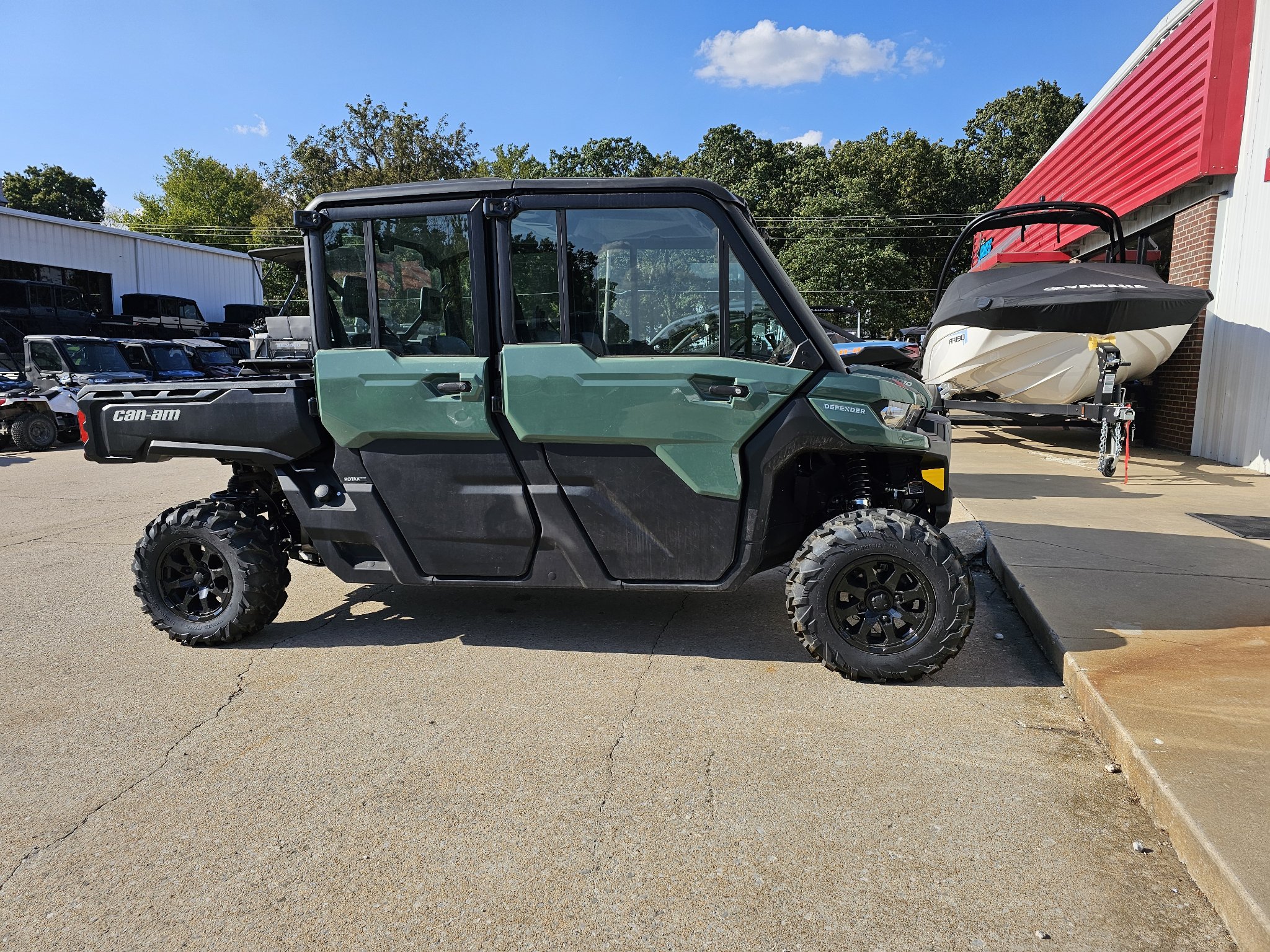 2026 Can-Am™ Defender MAX DPS CAB HD10 1