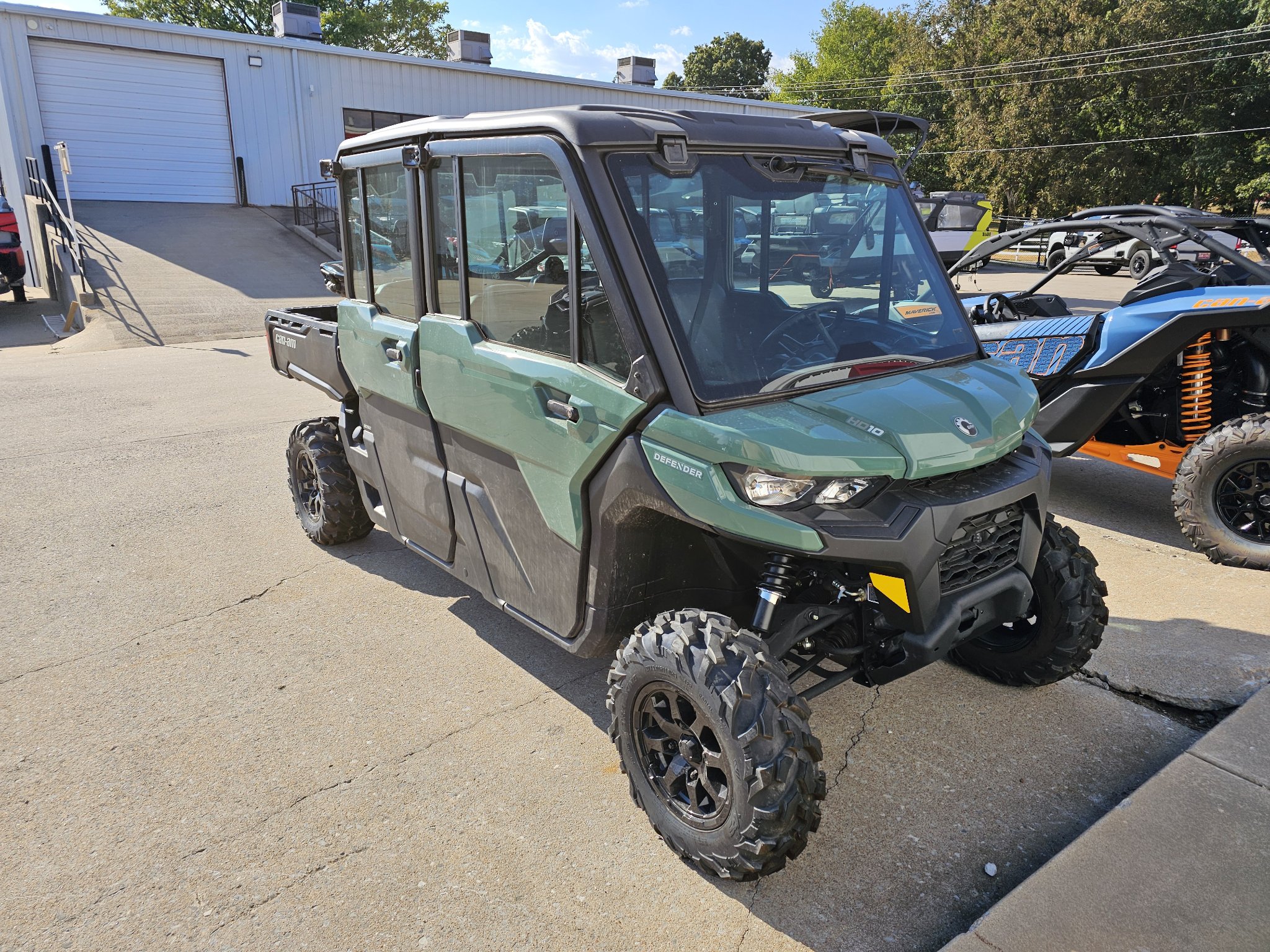 2026 Can-Am™ Defender MAX DPS CAB HD10 2
