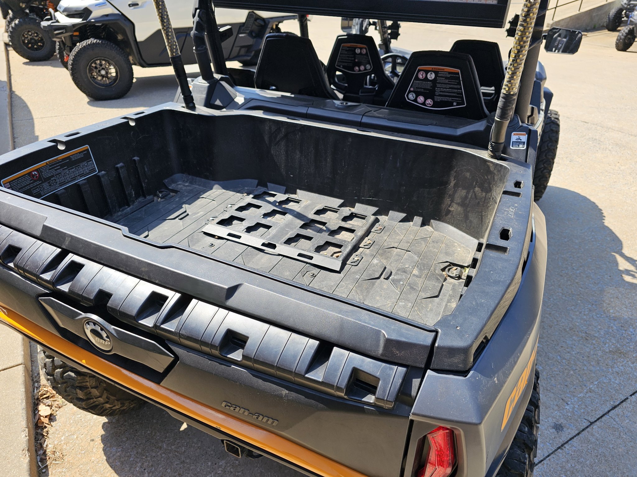 2025 Can-Am™ Commander MAX XT-P 6