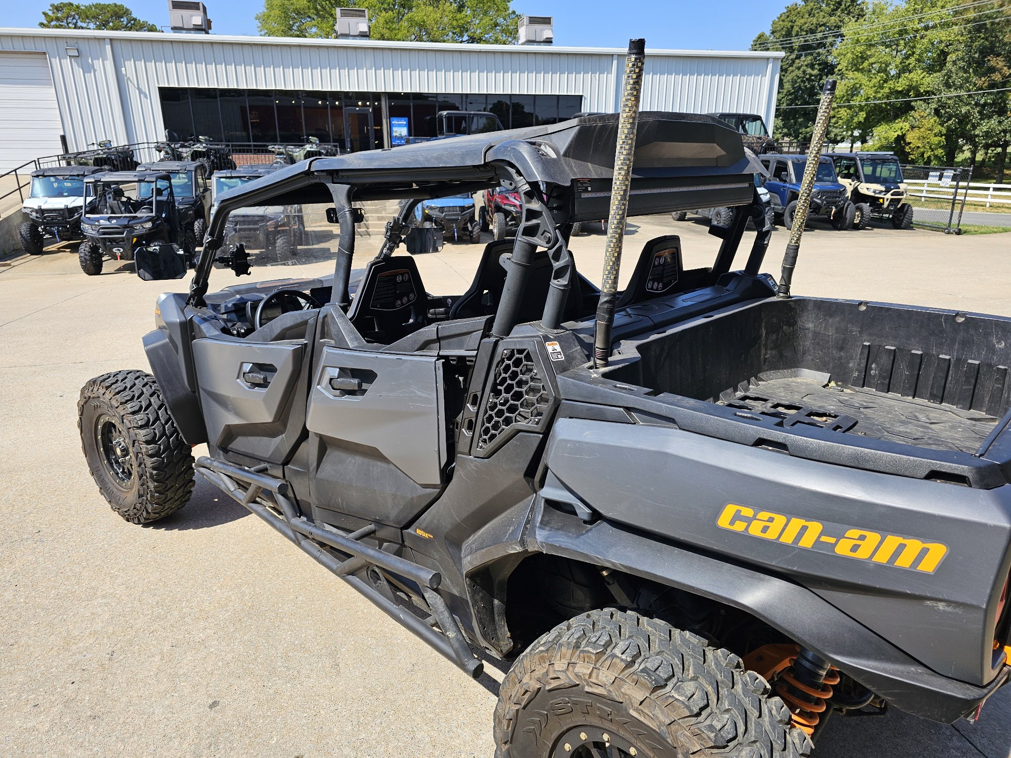 2025 Can-Am™ Commander MAX XT-P 9