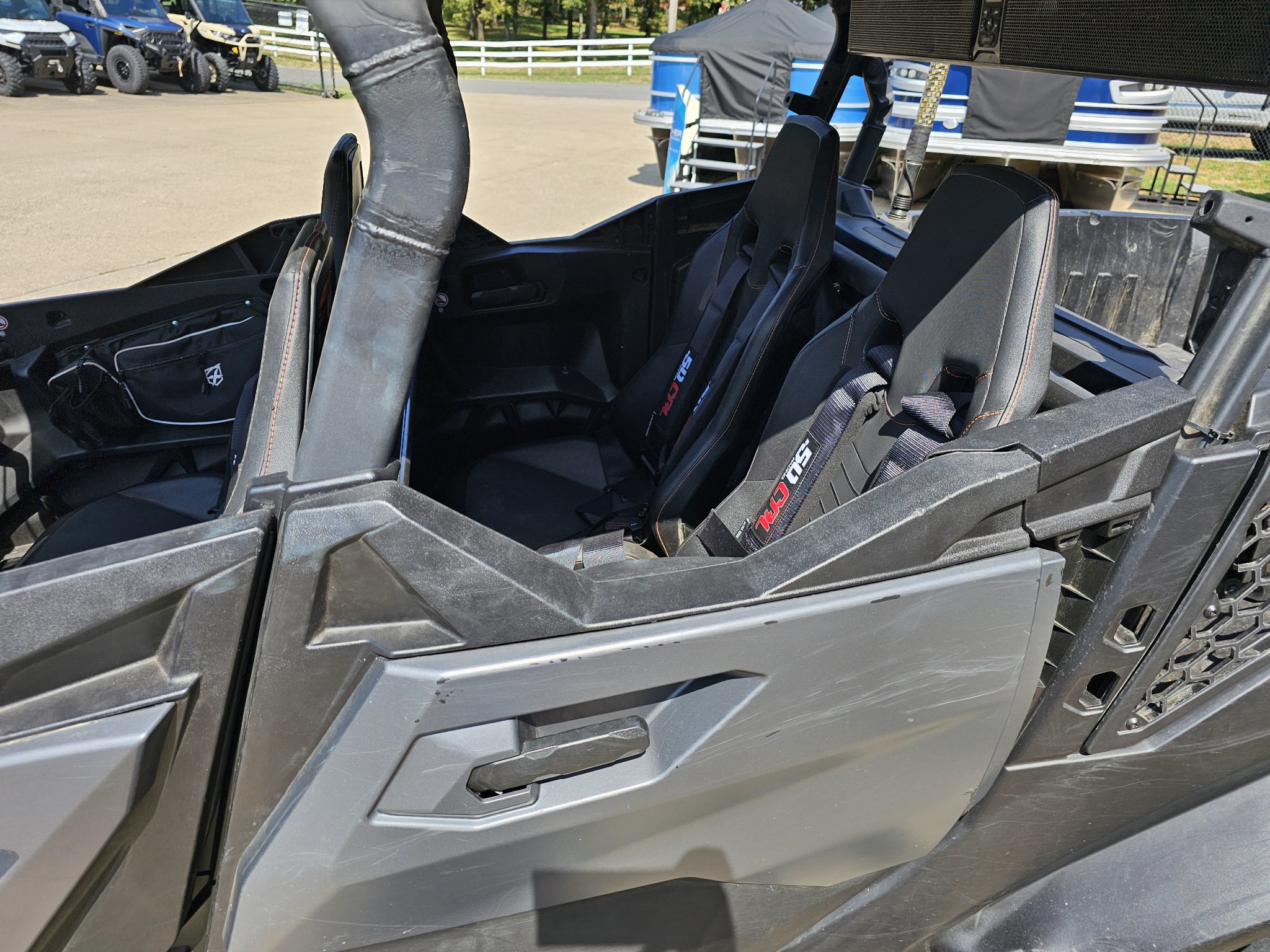 2025 Can-Am™ Commander MAX XT-P 10