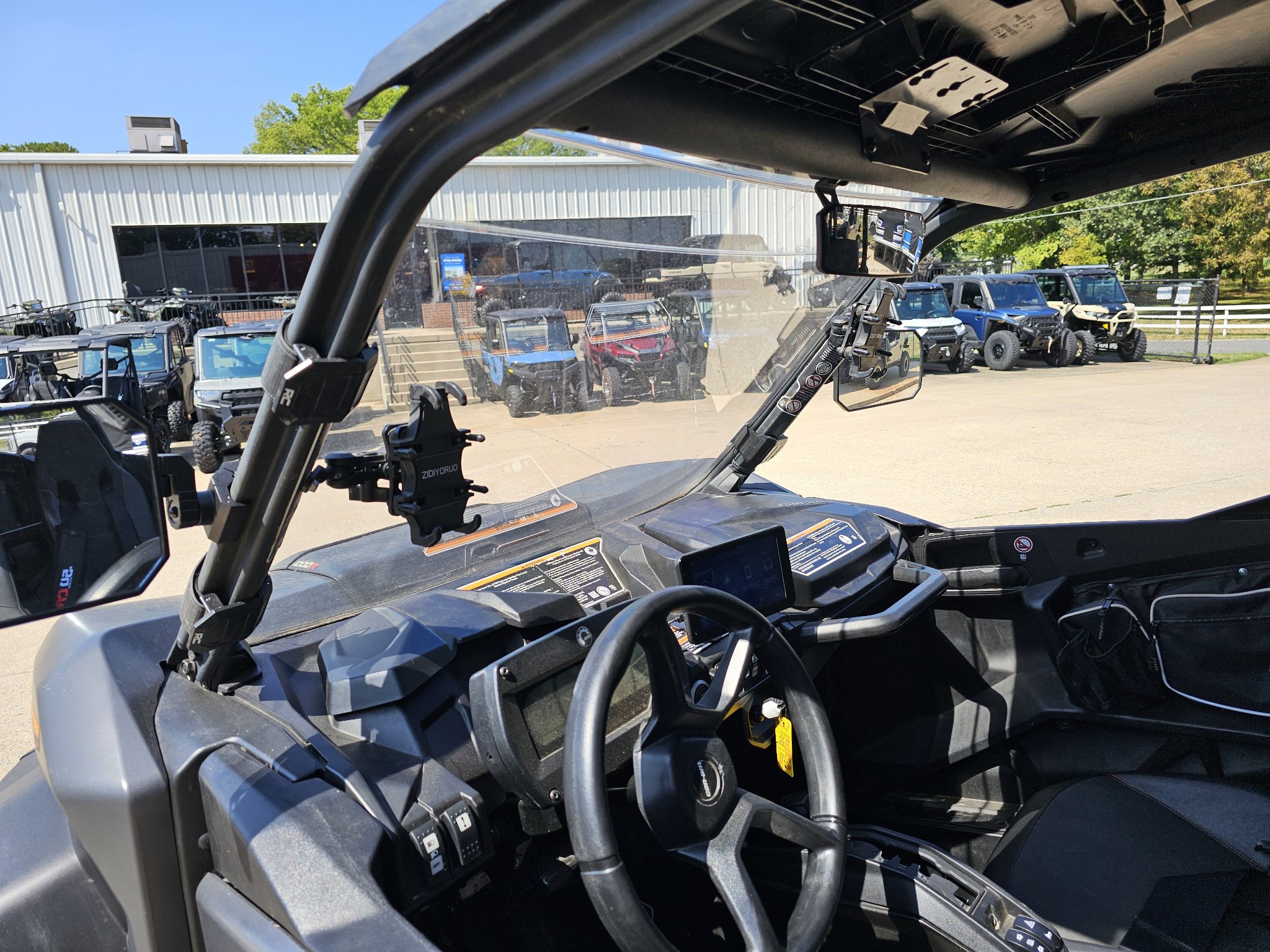 2025 Can-Am™ Commander MAX XT-P 12