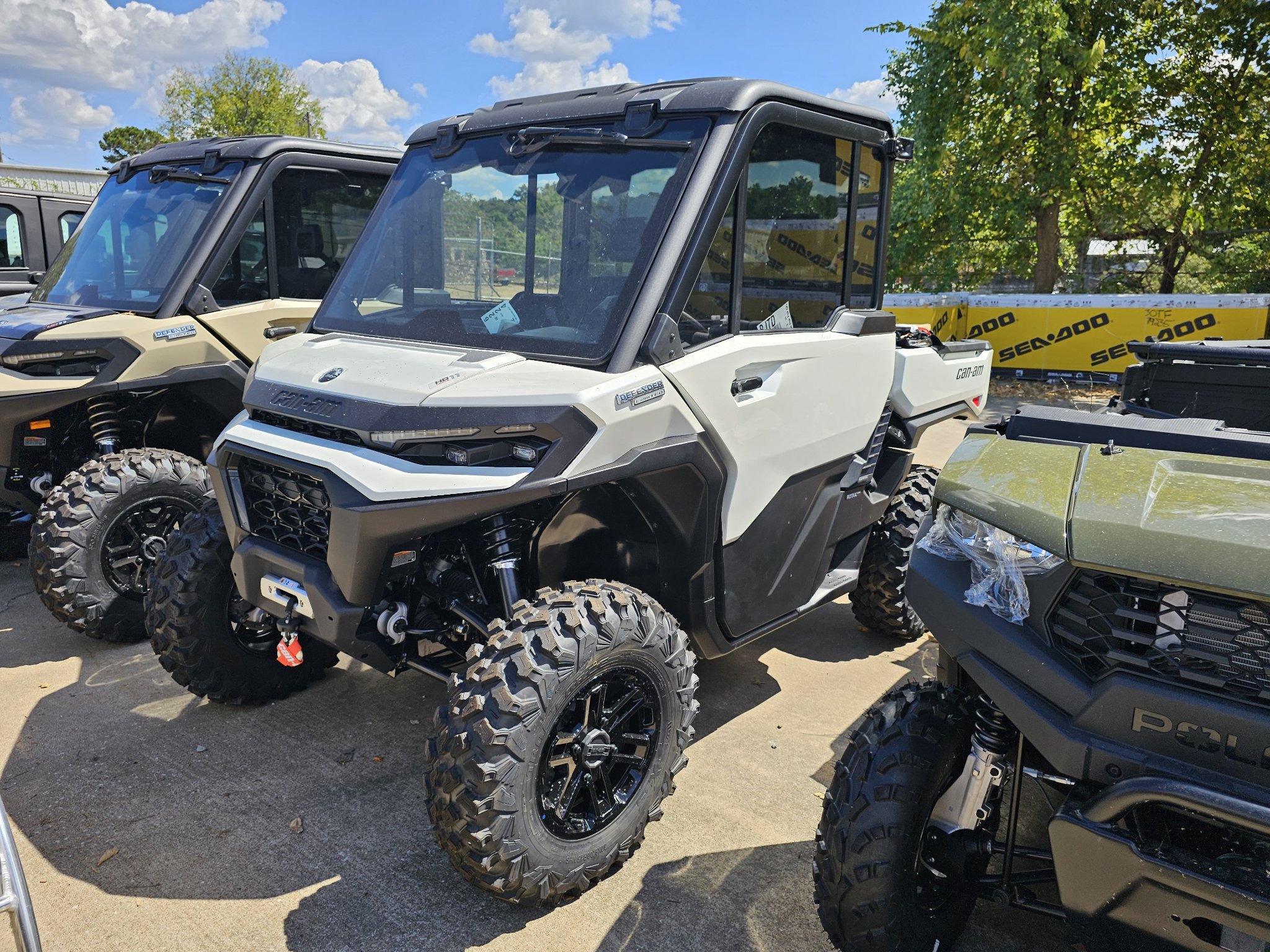 2026 Can-Am™ Defender Limited HD11 1