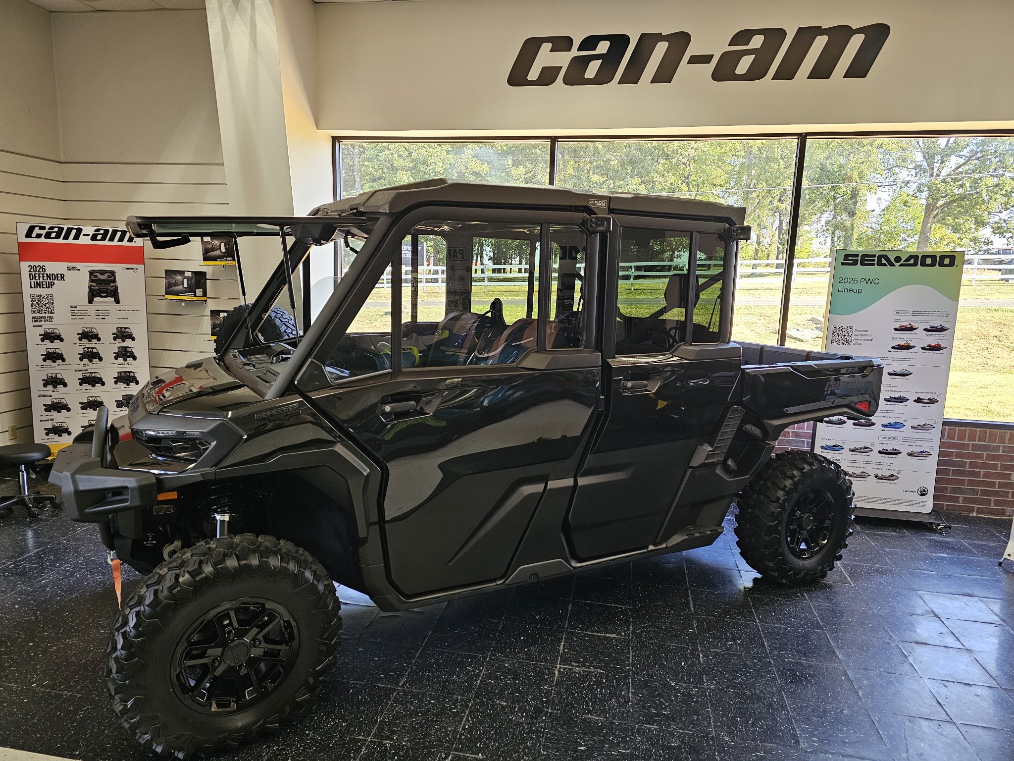 2026 Can-Am™ Defender MAX Lone Star CAB HD11 1