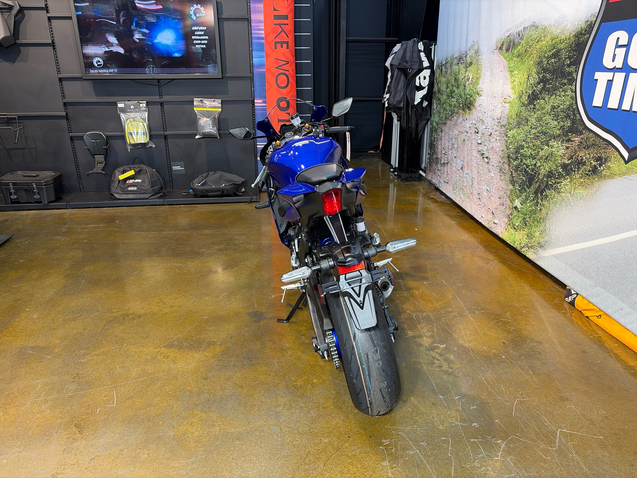 2025 Yamaha YZF-R7 3